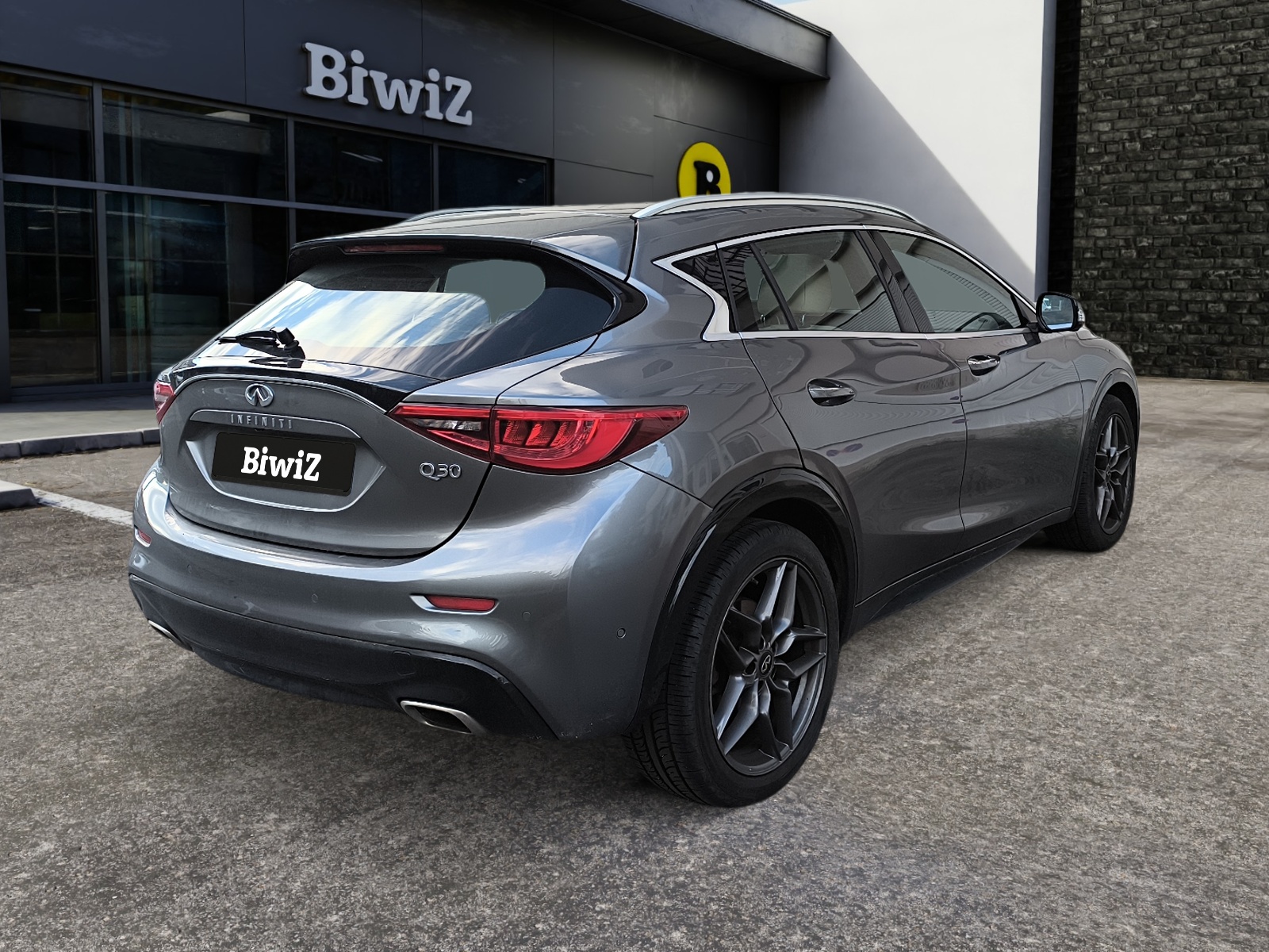 Infiniti Q30 4