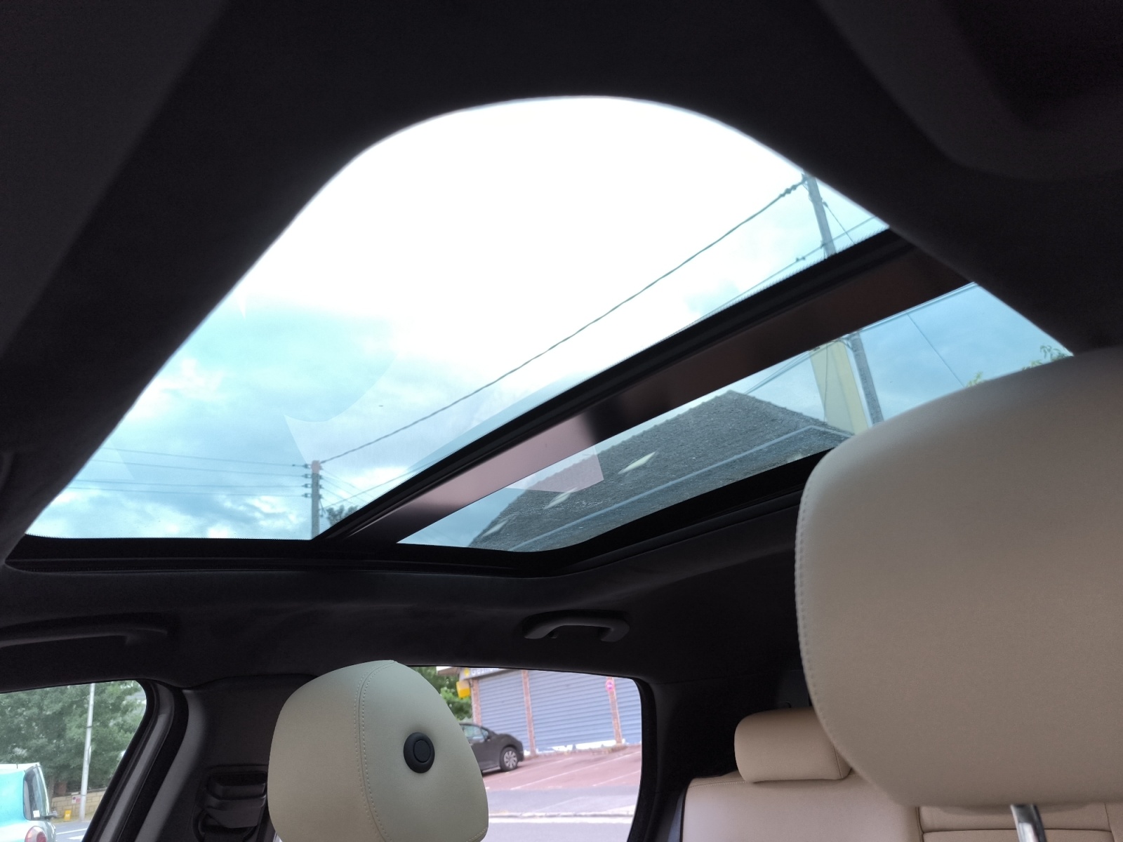 Infiniti Q30 28