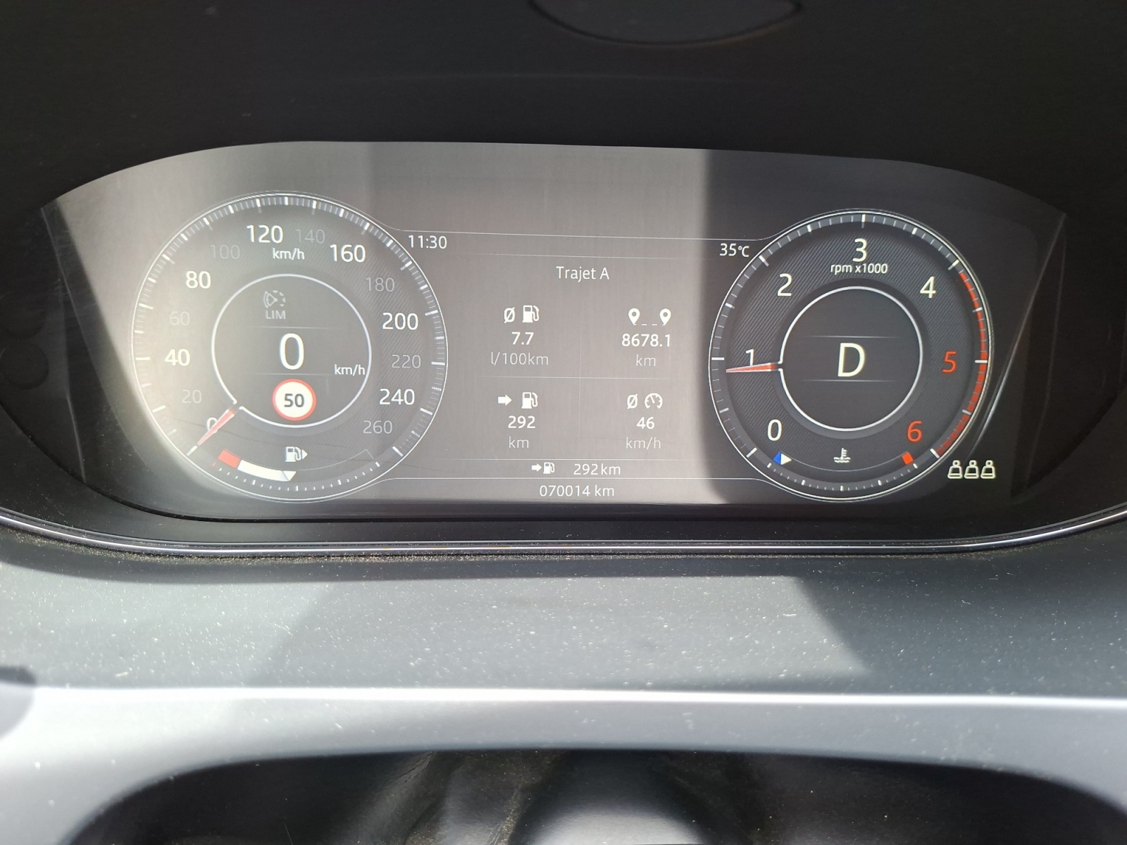 Jaguar E-Pace 18