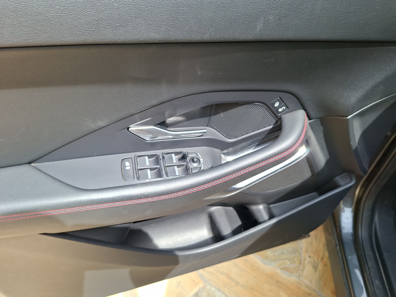 Jaguar E-Pace 31