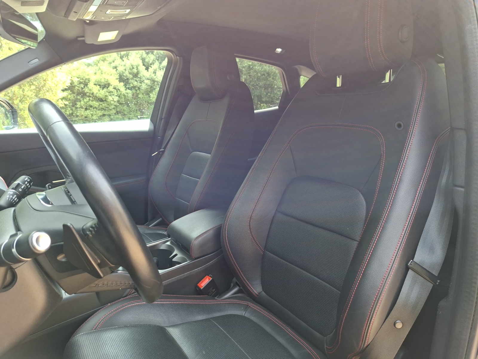 Jaguar E-Pace 32