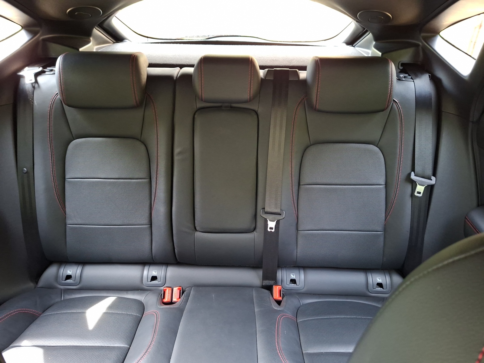 Jaguar E-Pace 37