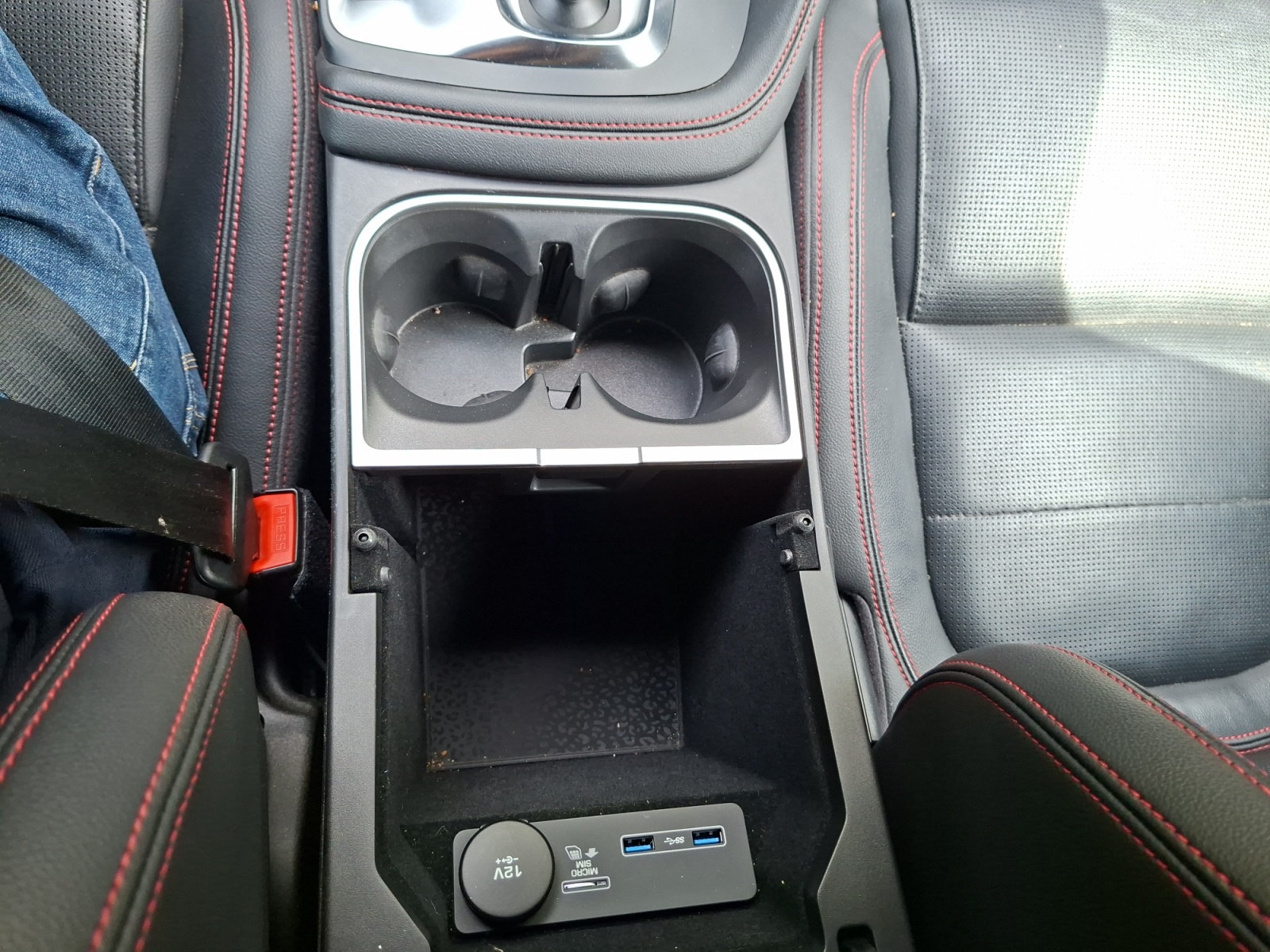 Jaguar E-Pace 24