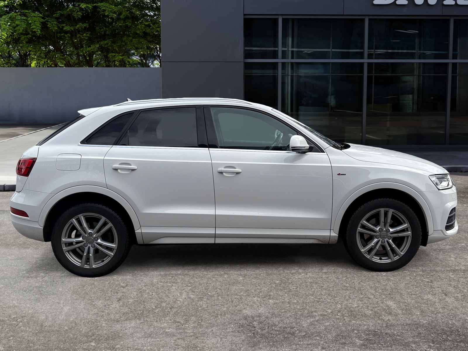 Audi Q3 5