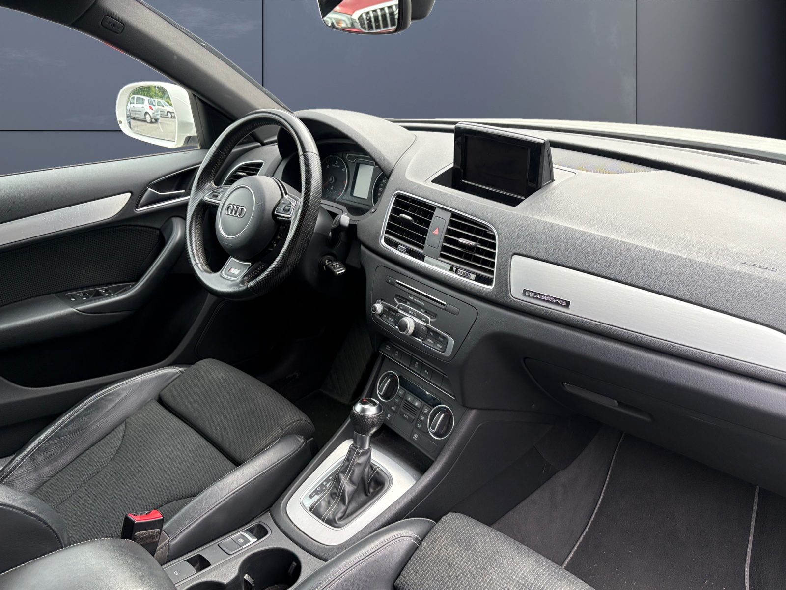 Audi Q3 12