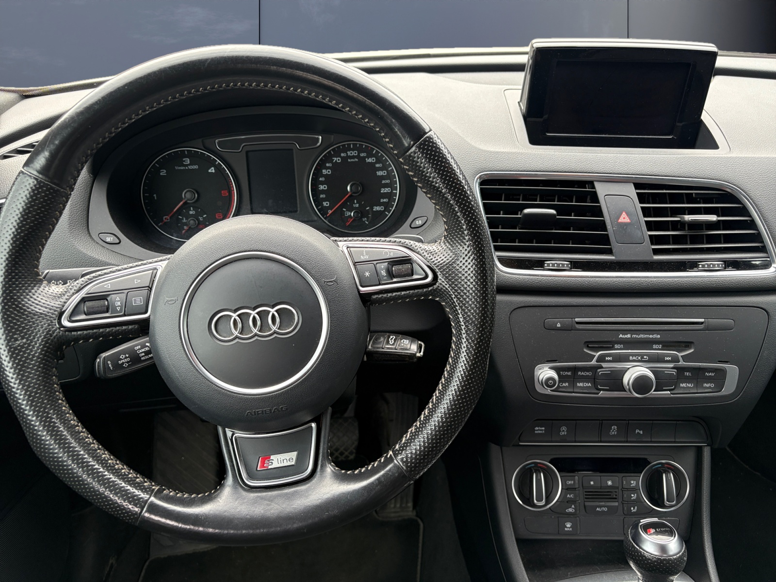 Audi Q3 15
