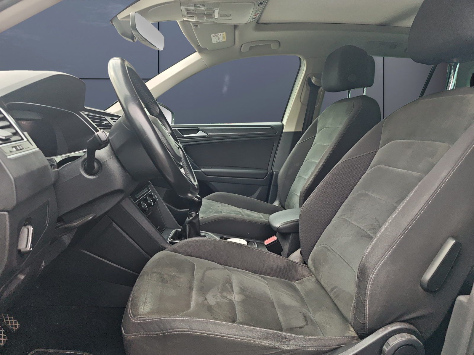 Volkswagen Tiguan 9