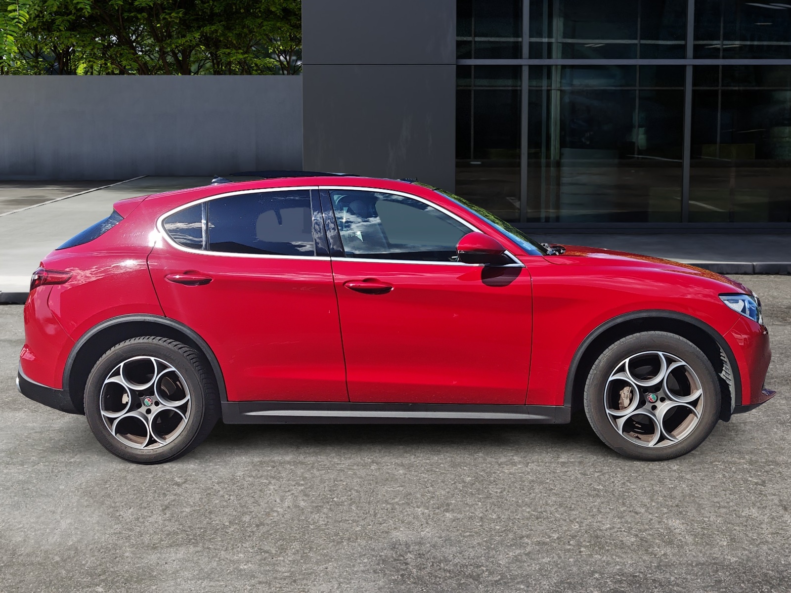 Alfa Romeo Stelvio 5