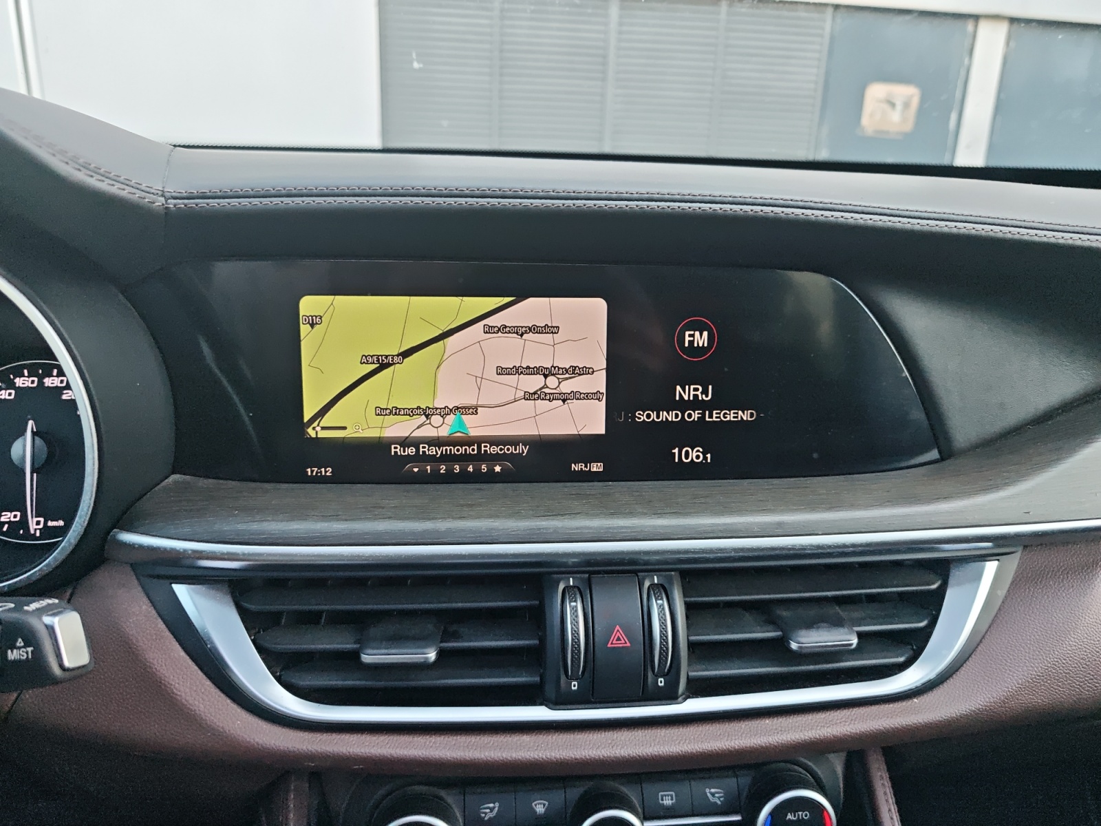 Alfa Romeo Stelvio 17