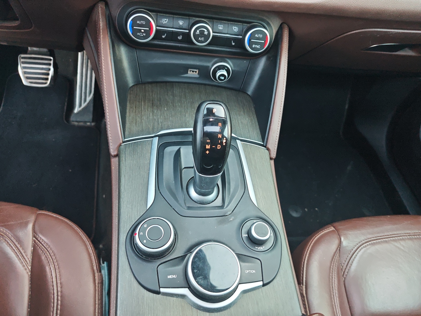 Alfa Romeo Stelvio 19