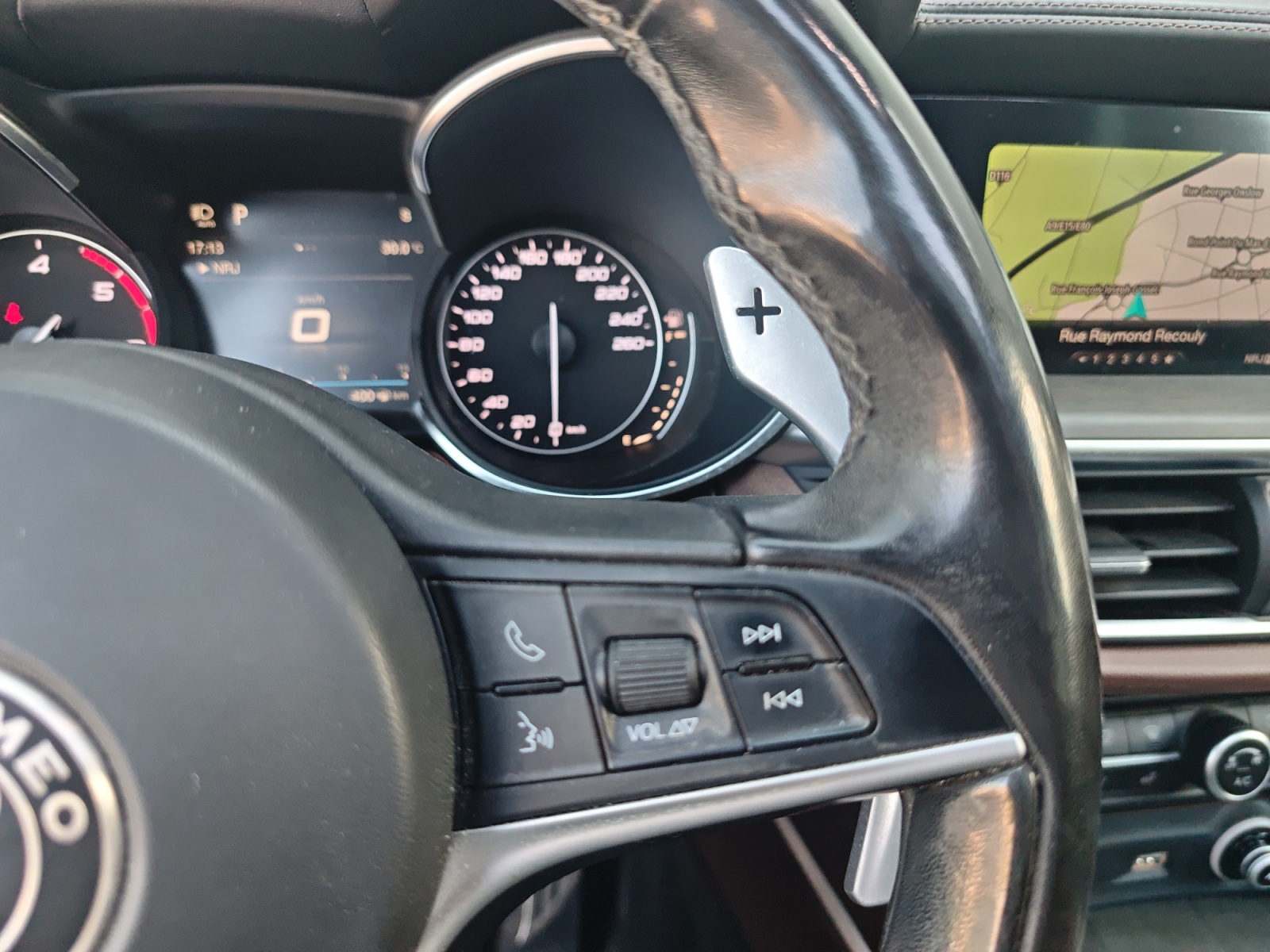 Alfa Romeo Stelvio 21