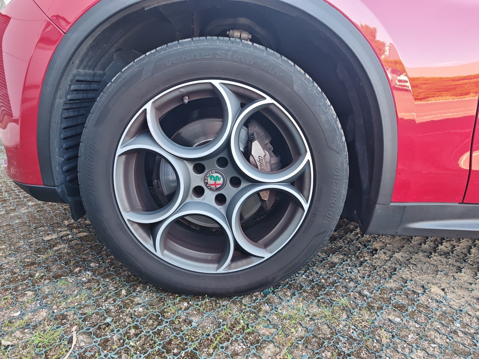 Alfa Romeo Stelvio 26