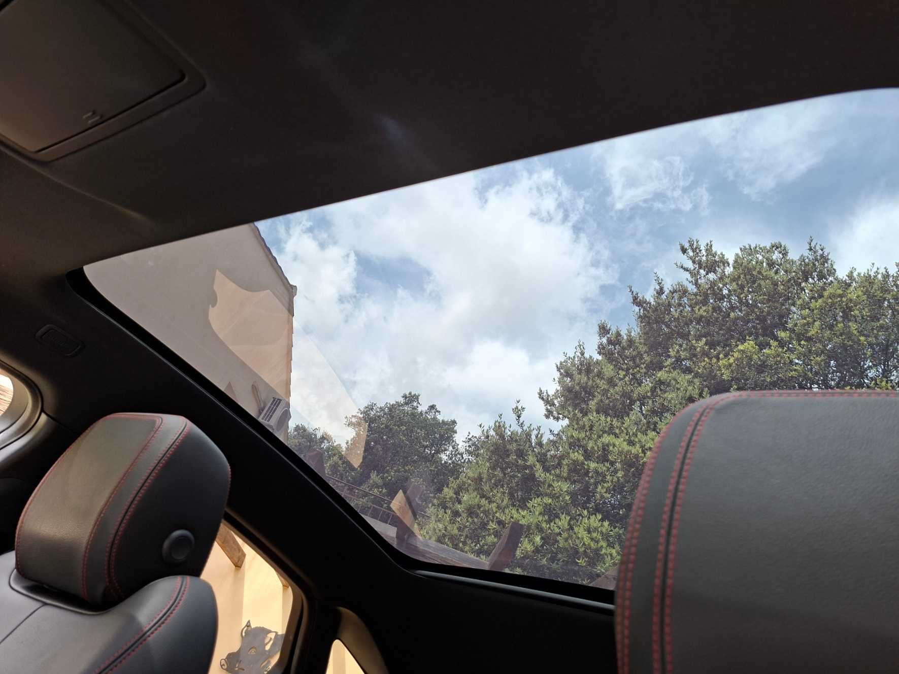 Jaguar E-Pace 29