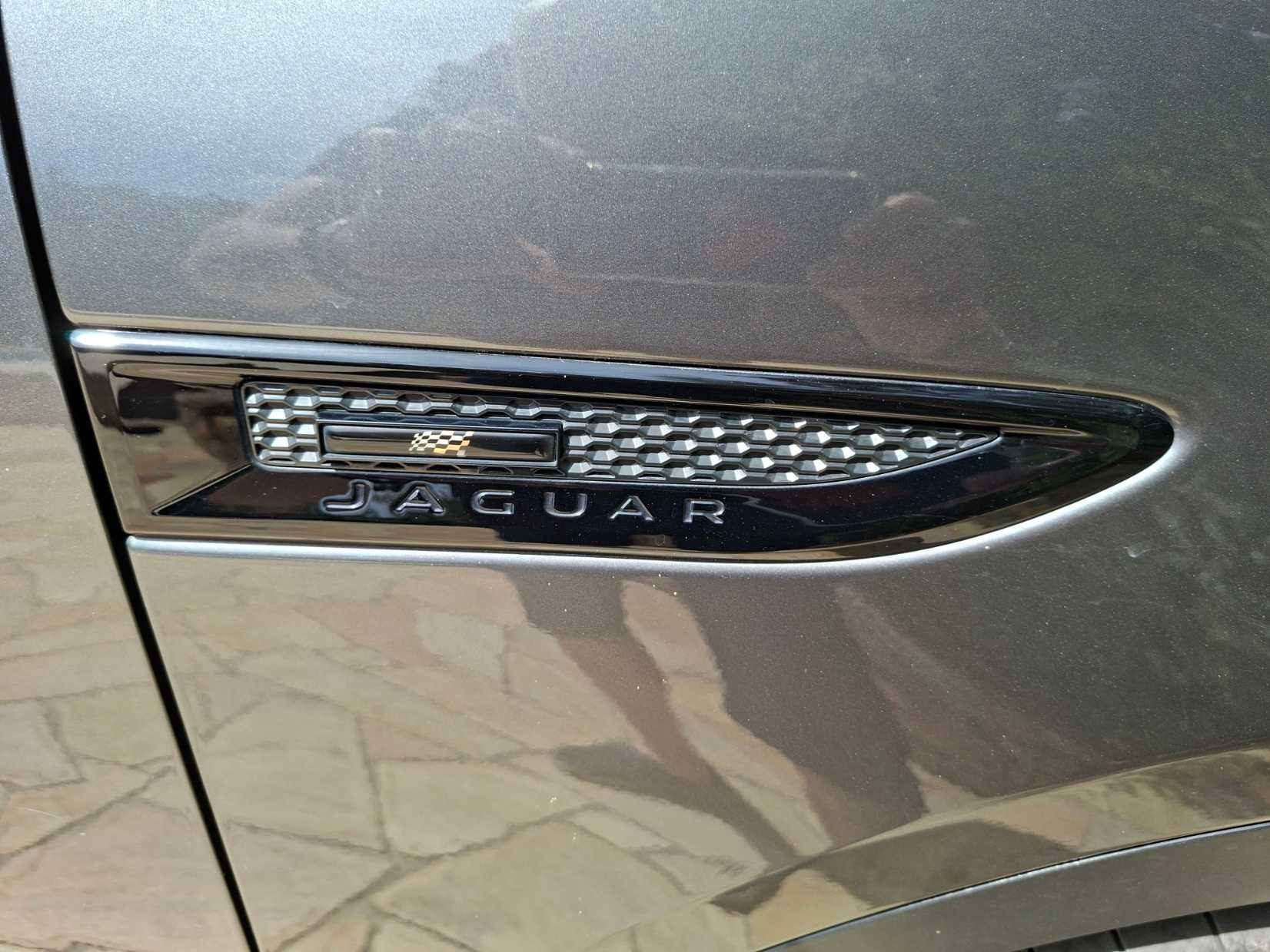 Jaguar E-Pace 49