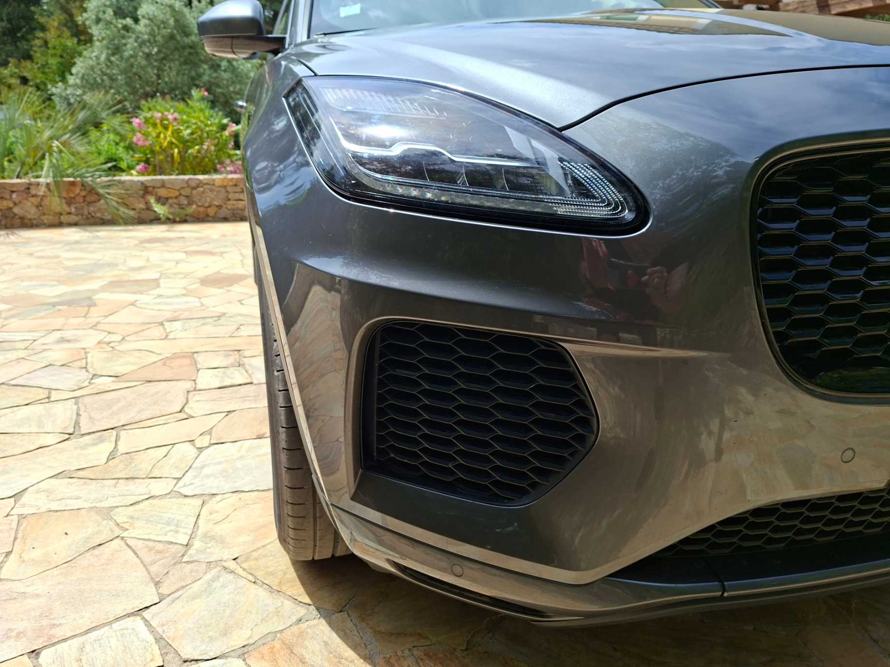 Jaguar E-Pace 51