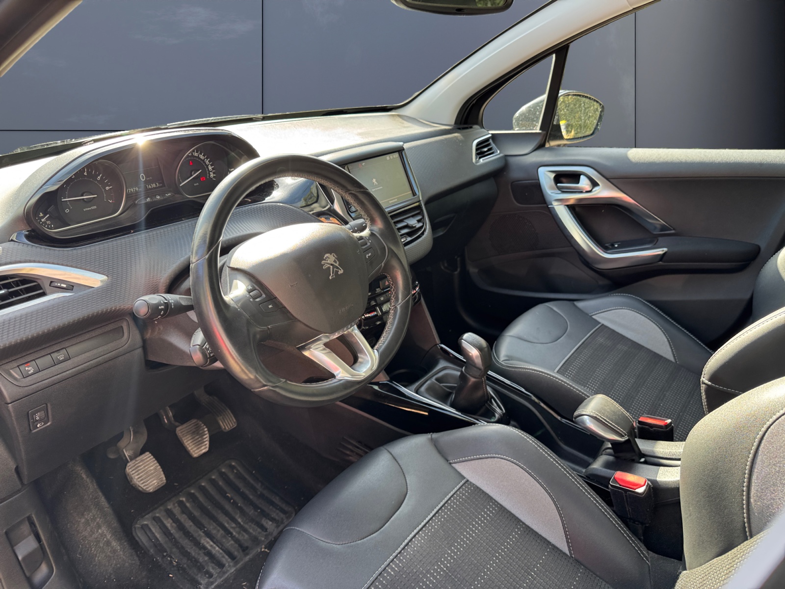 Peugeot 2008 8