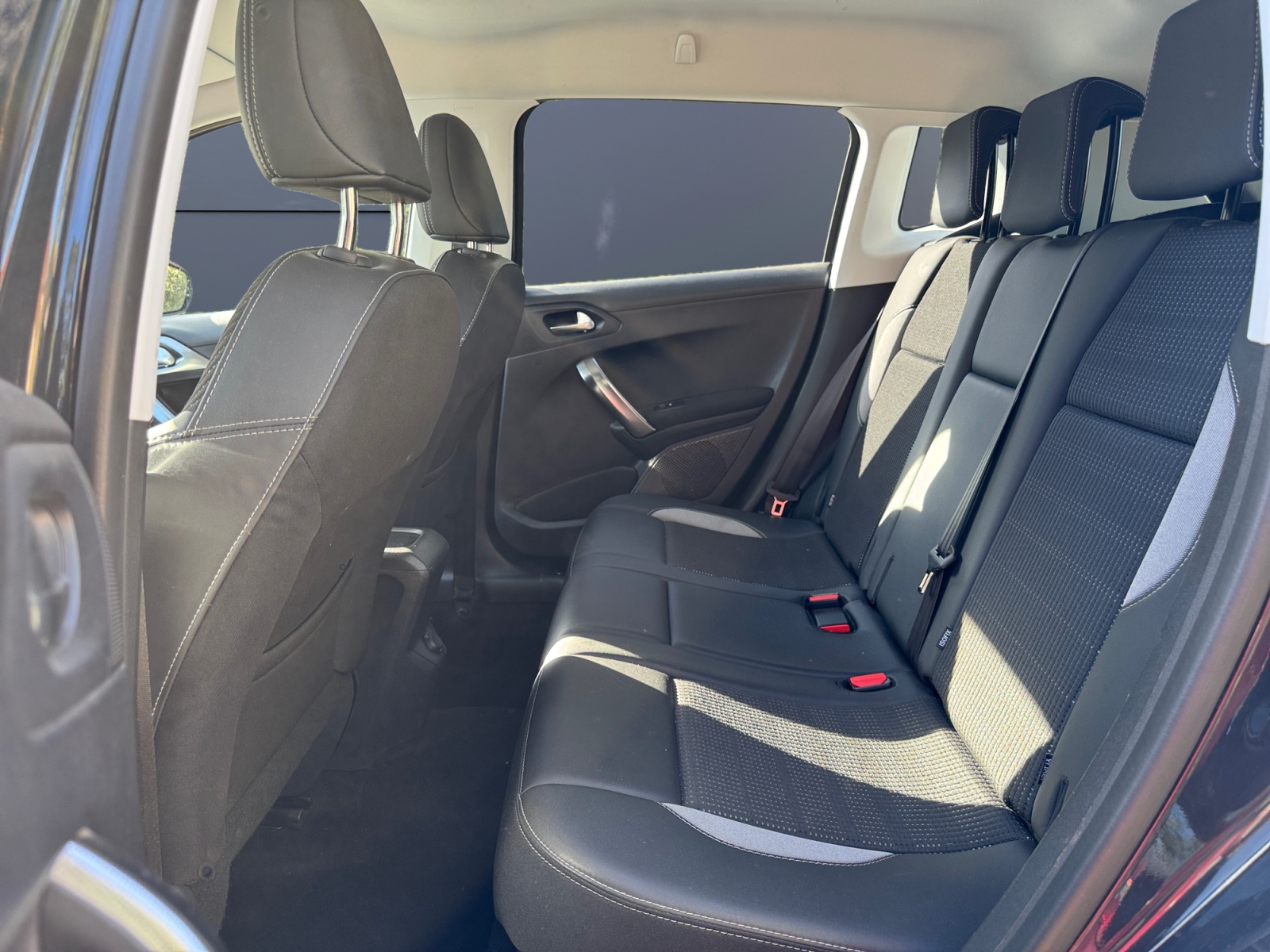 Peugeot 2008 10