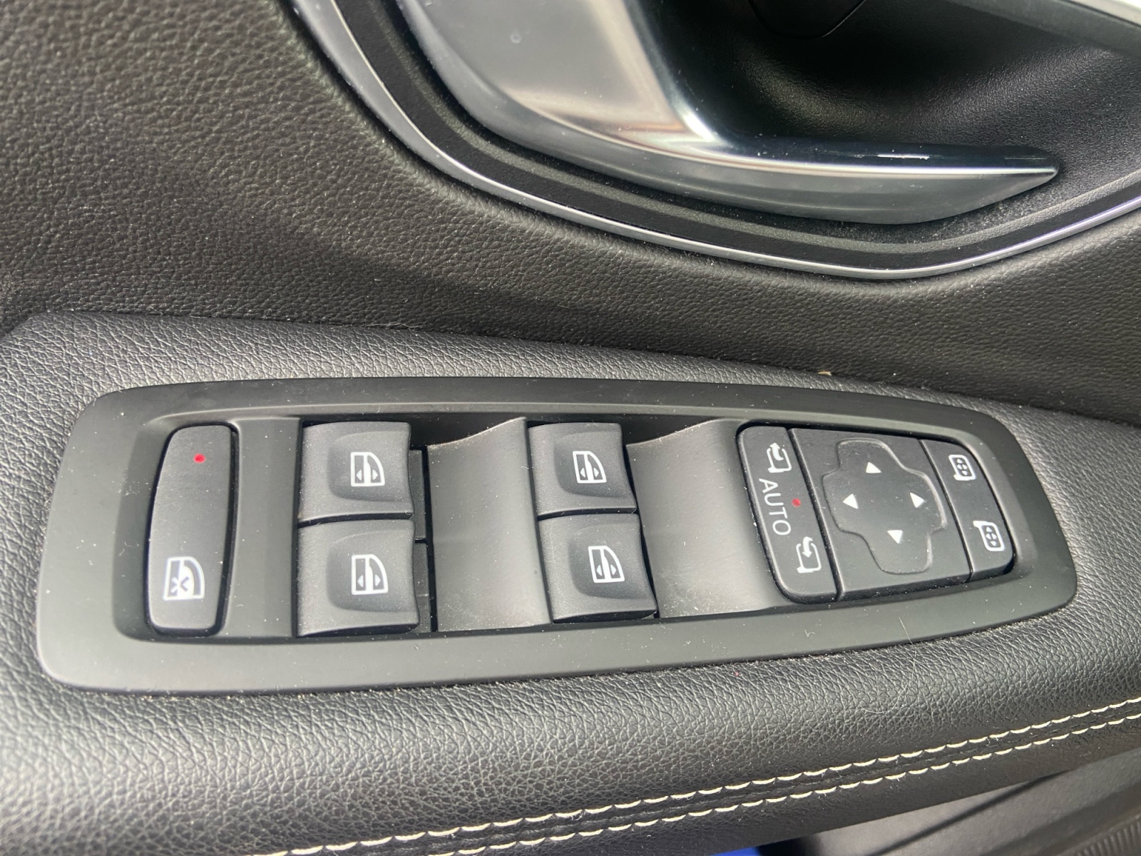 Renault Grand Scenic 24