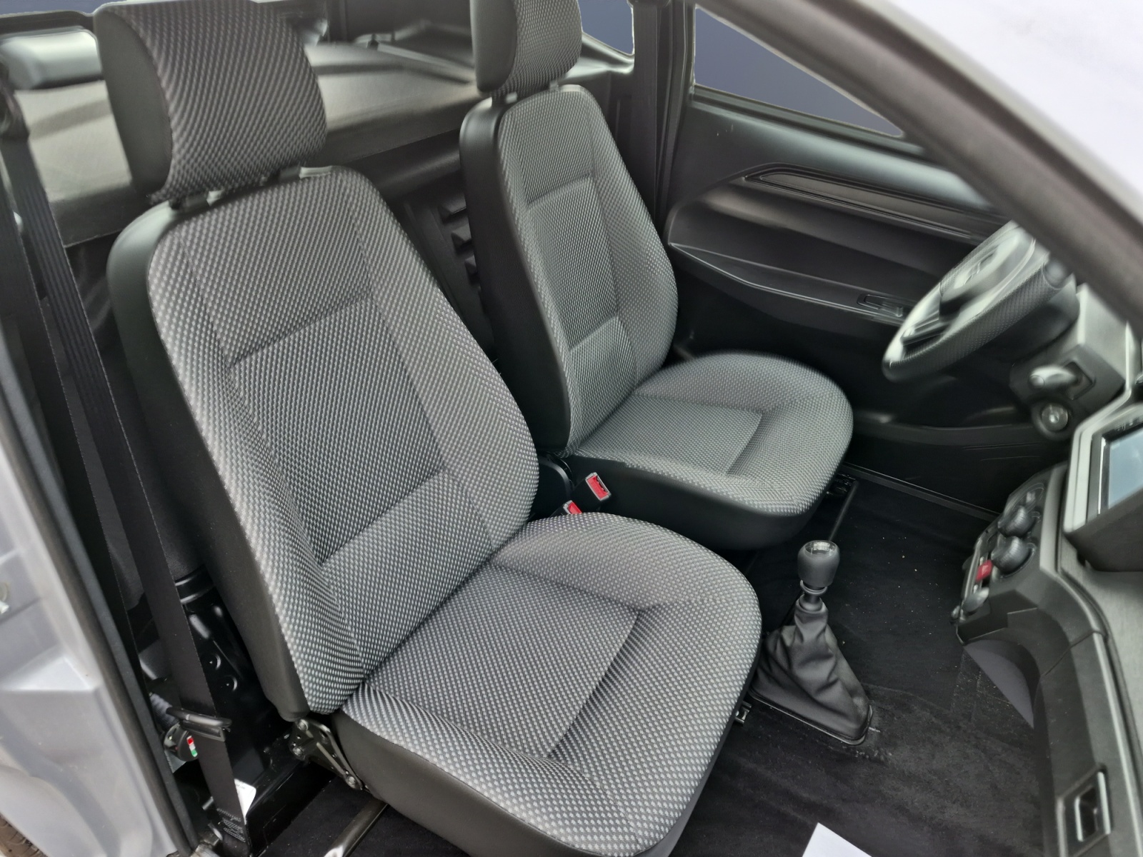 Aixam E-City 13