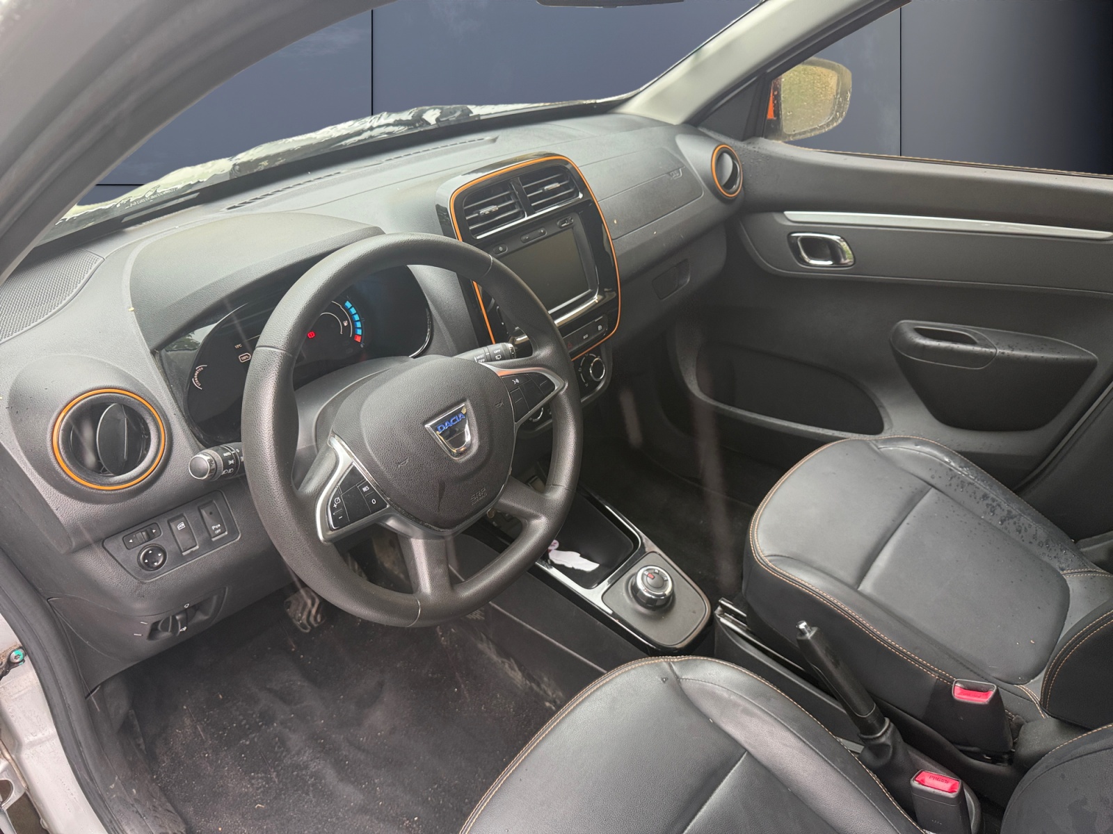 Dacia Spring 8