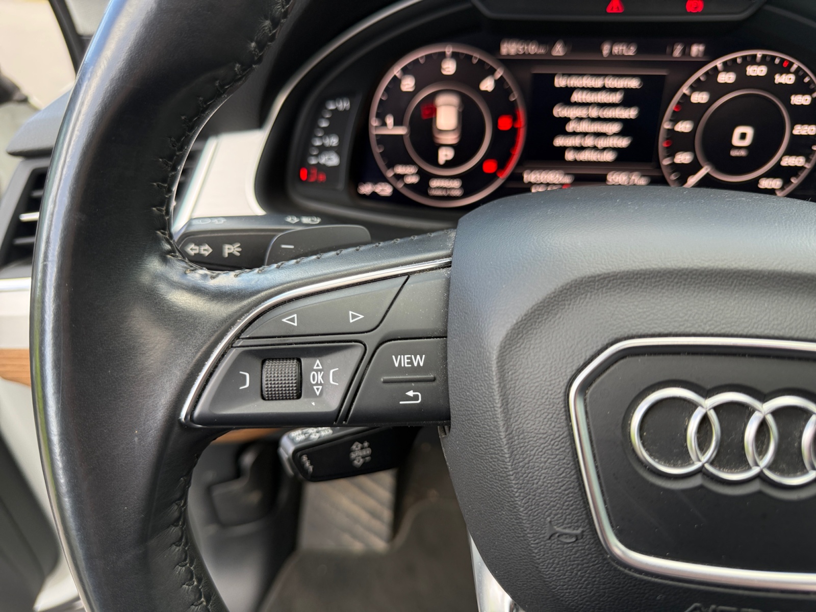 Audi Q7 25