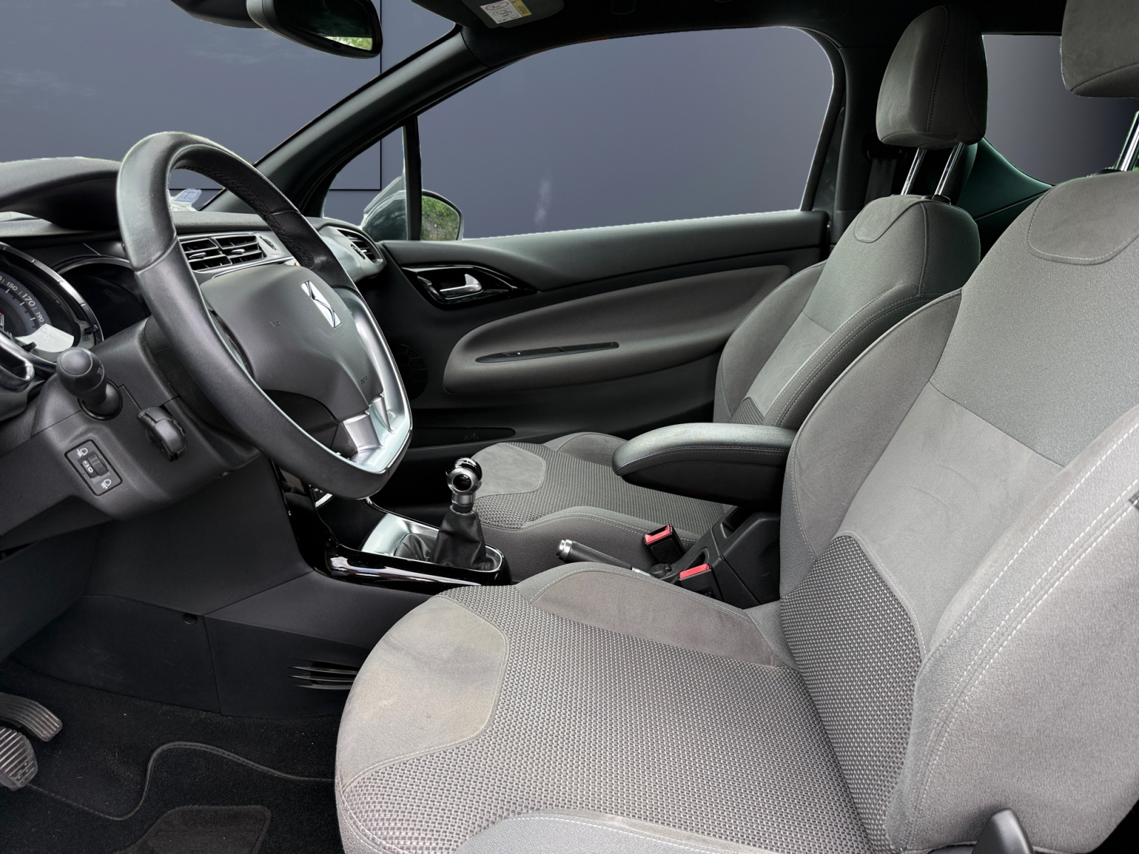 Ds Automobiles Ds3 9