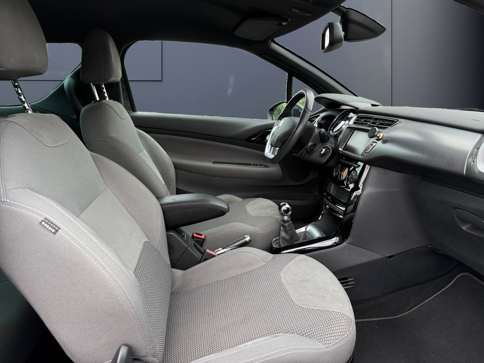 Ds Automobiles Ds3 13