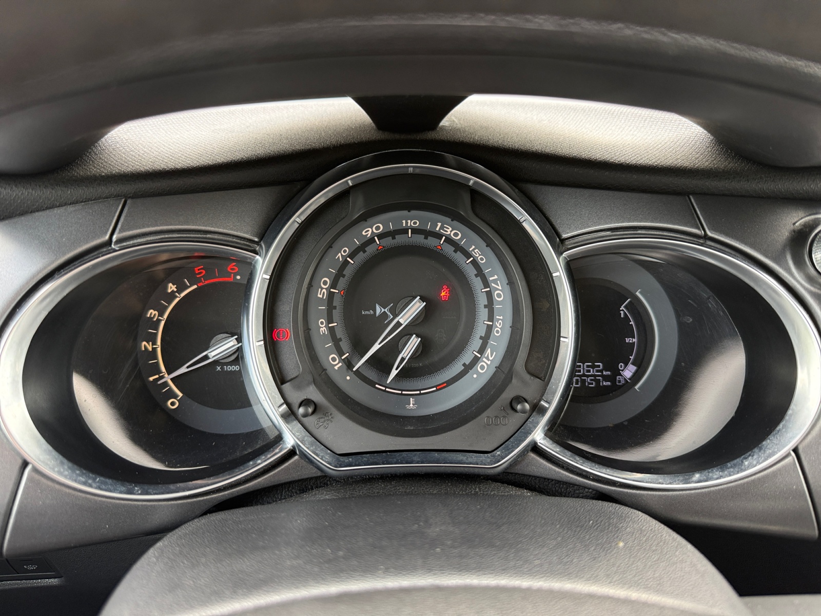 Ds Automobiles Ds3 16