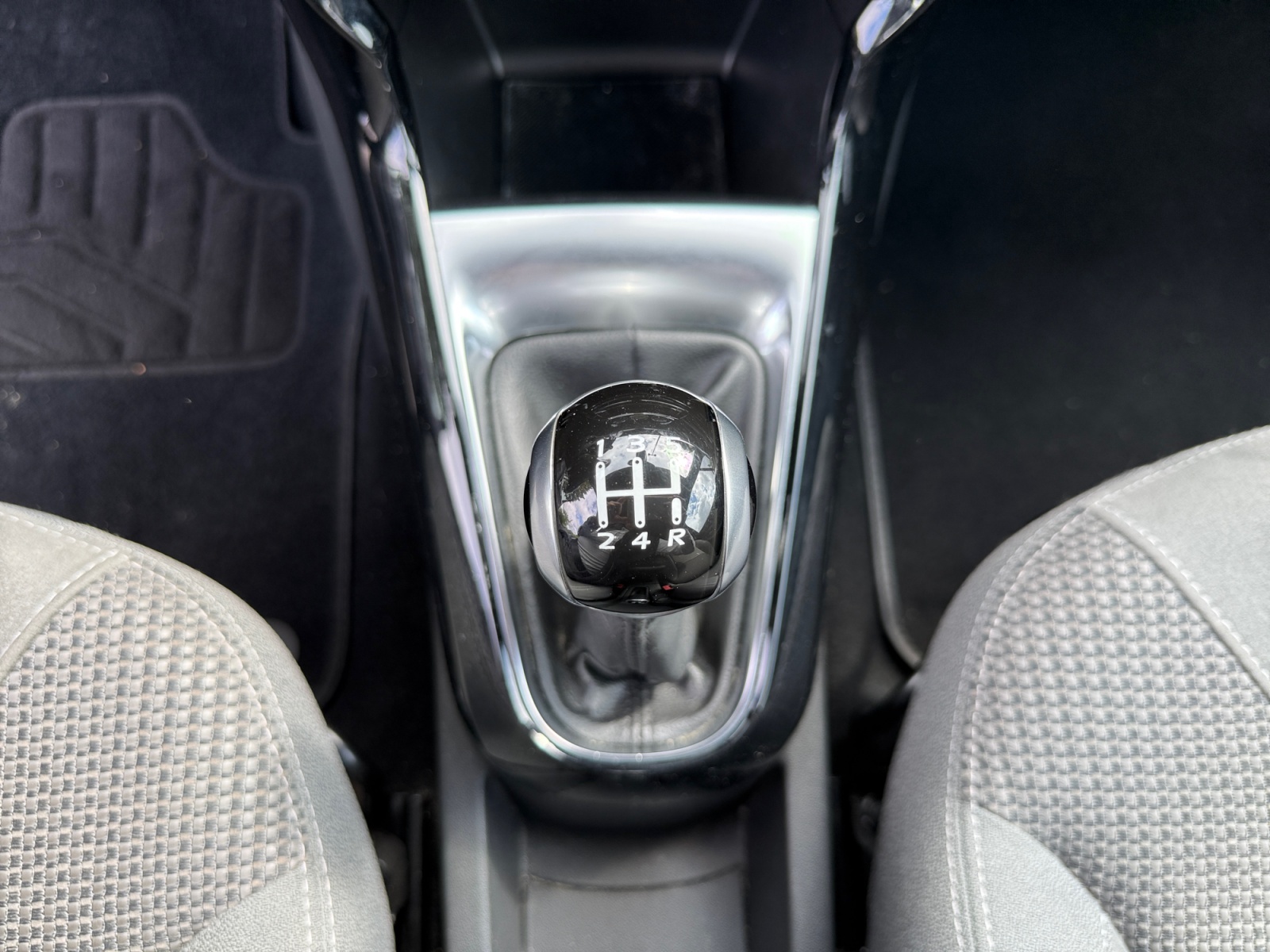 Ds Automobiles Ds3 24