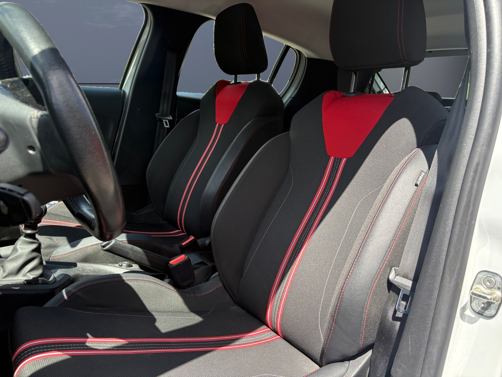Peugeot 208 9
