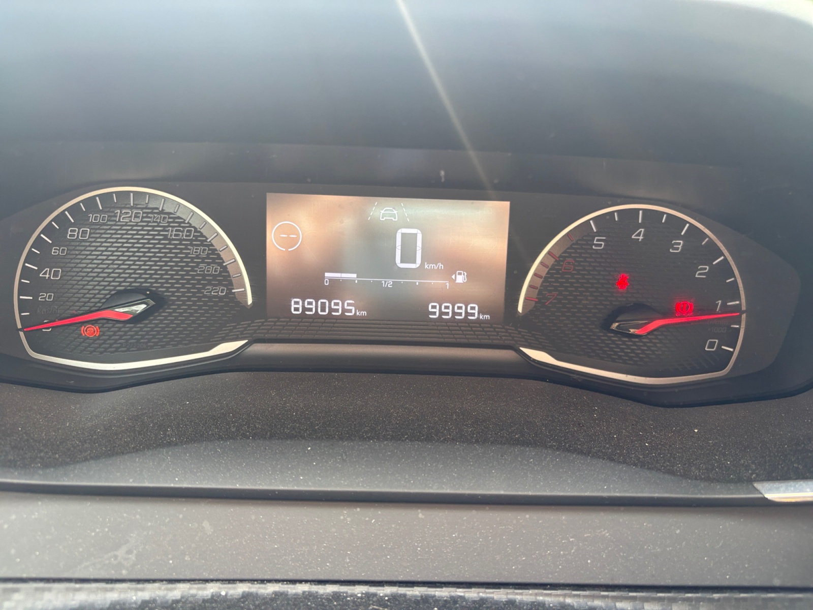 Peugeot 208 15