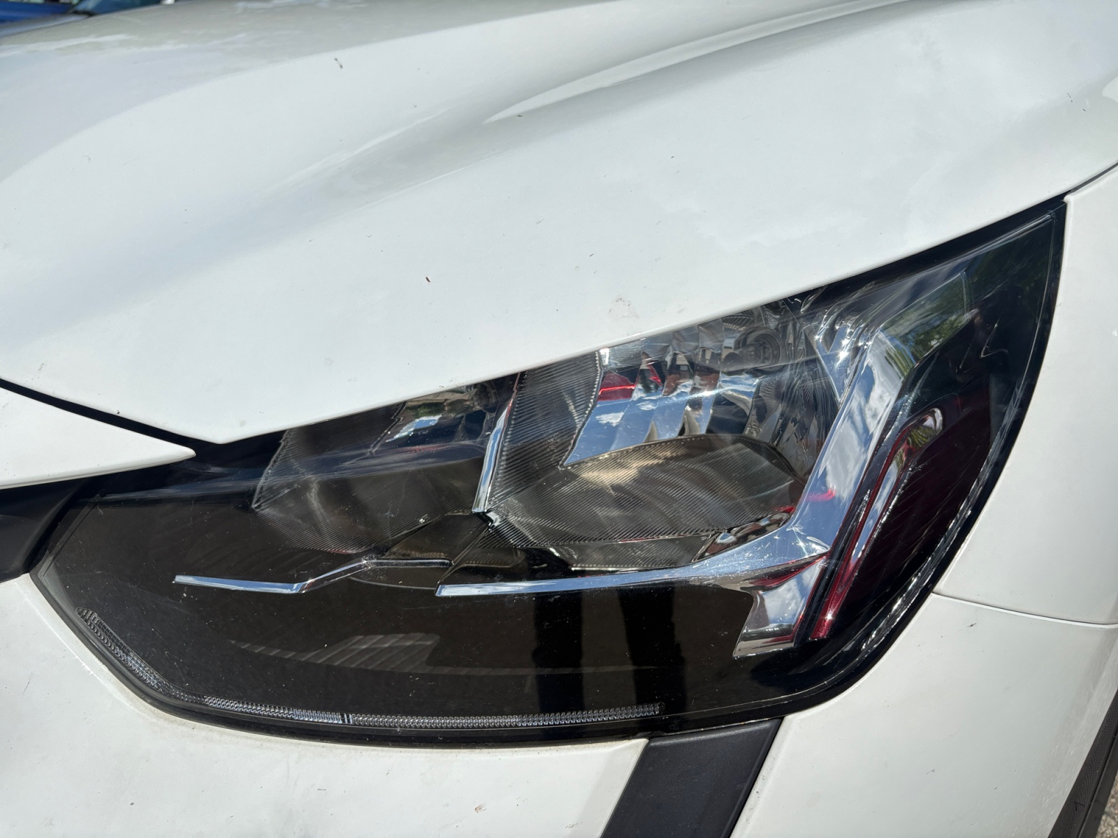 Peugeot 208 23