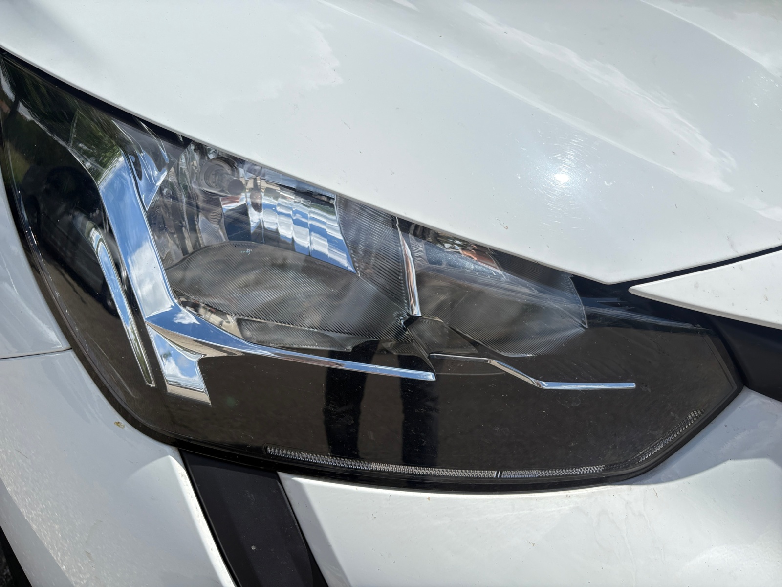 Peugeot 208 24