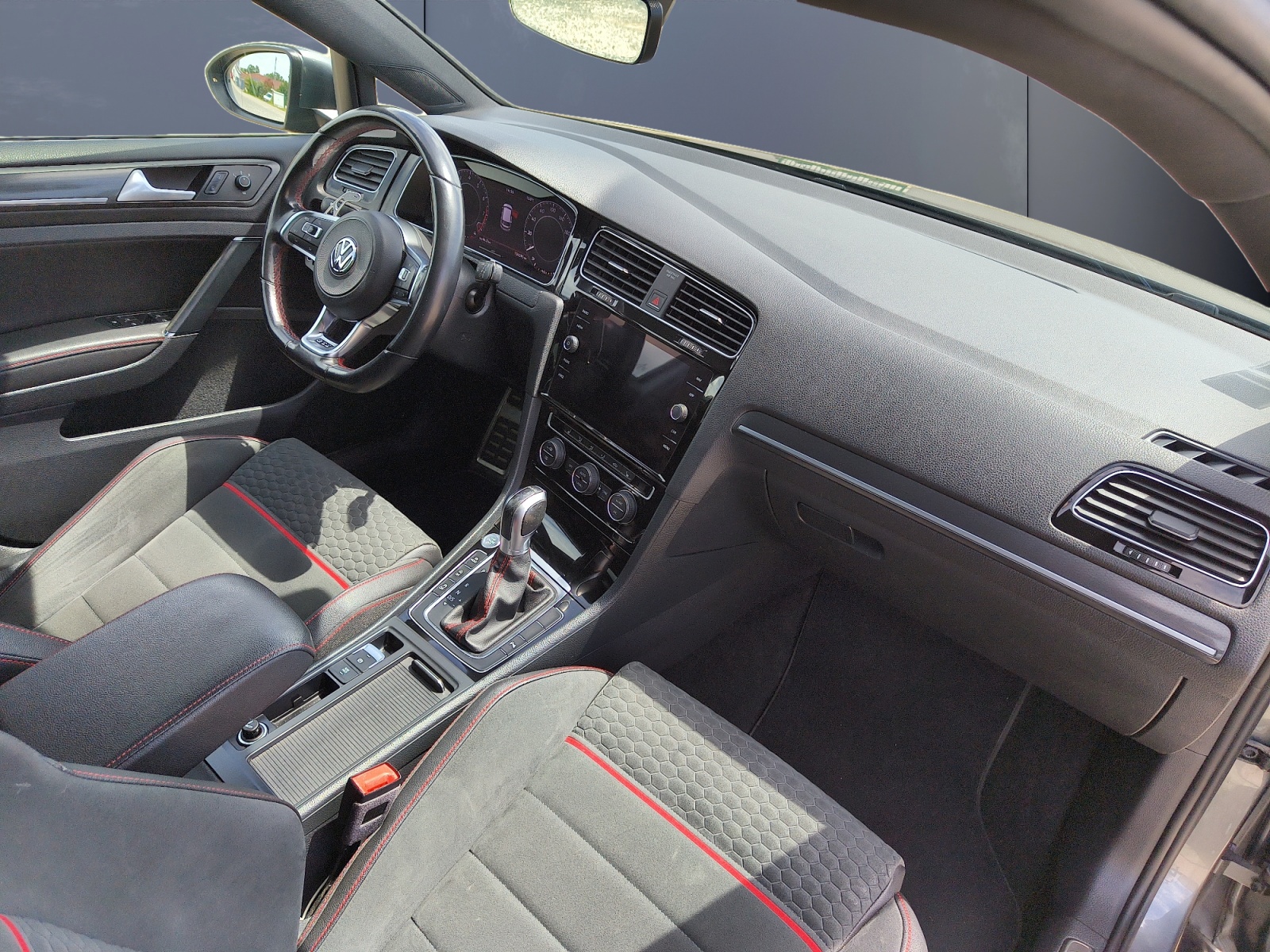 Volkswagen Golf 12