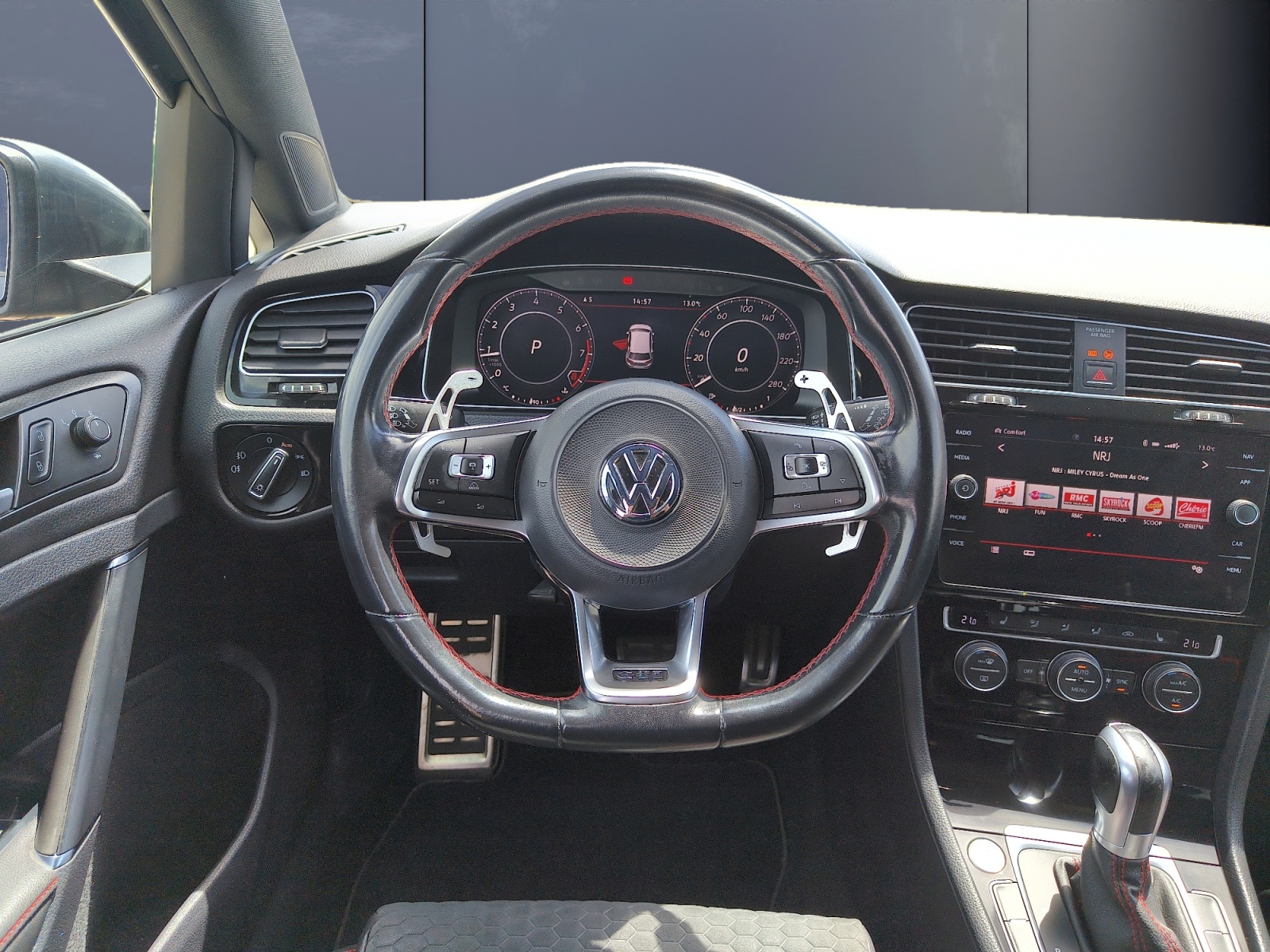 Volkswagen Golf 15