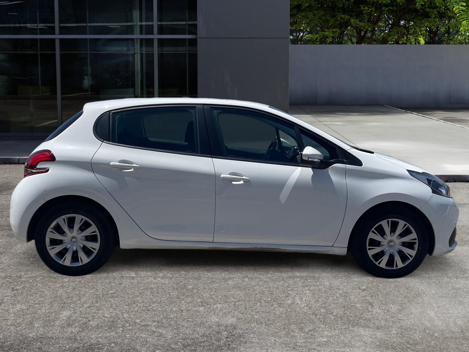 Peugeot 208 5