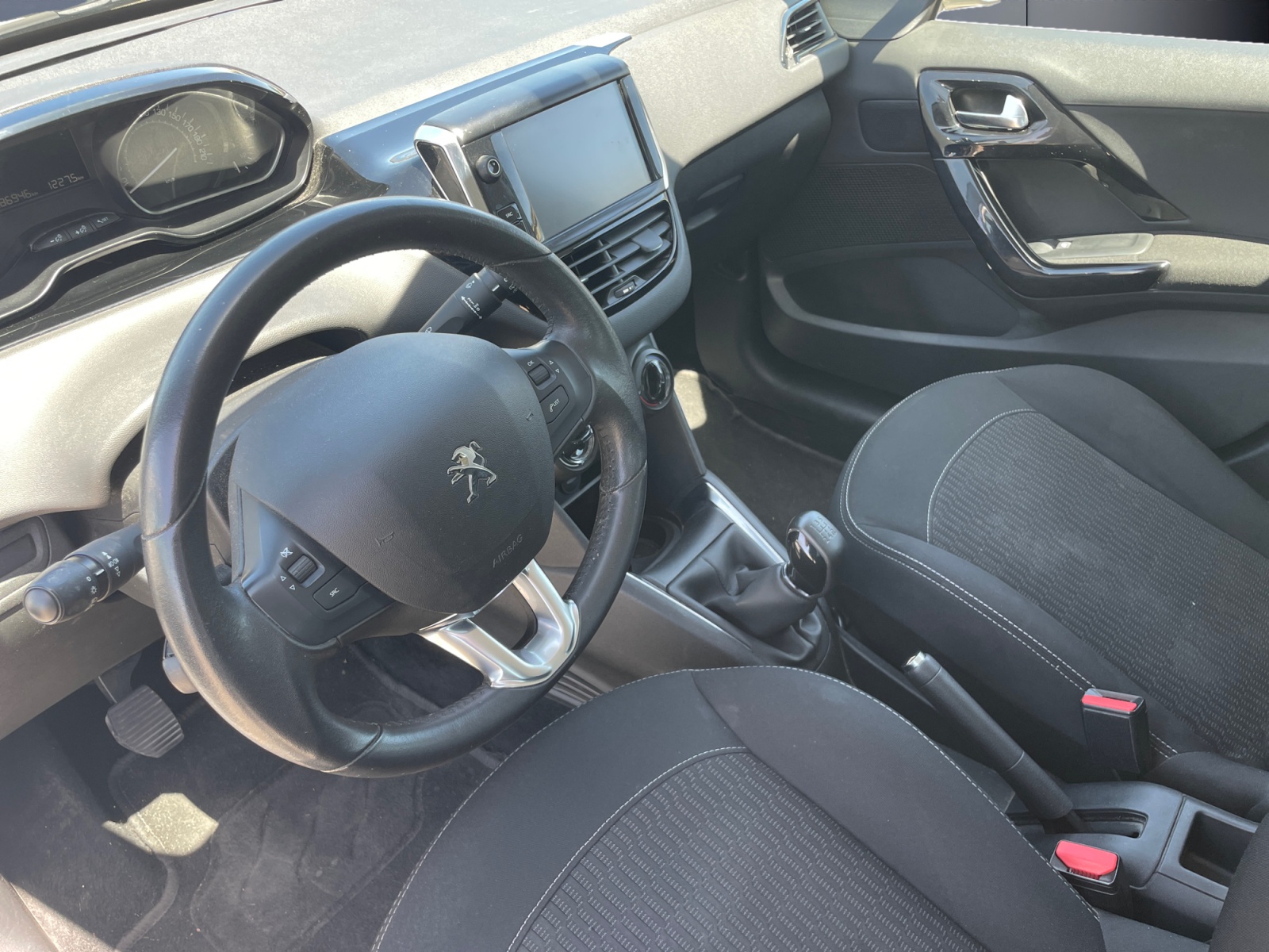 Peugeot 208 8