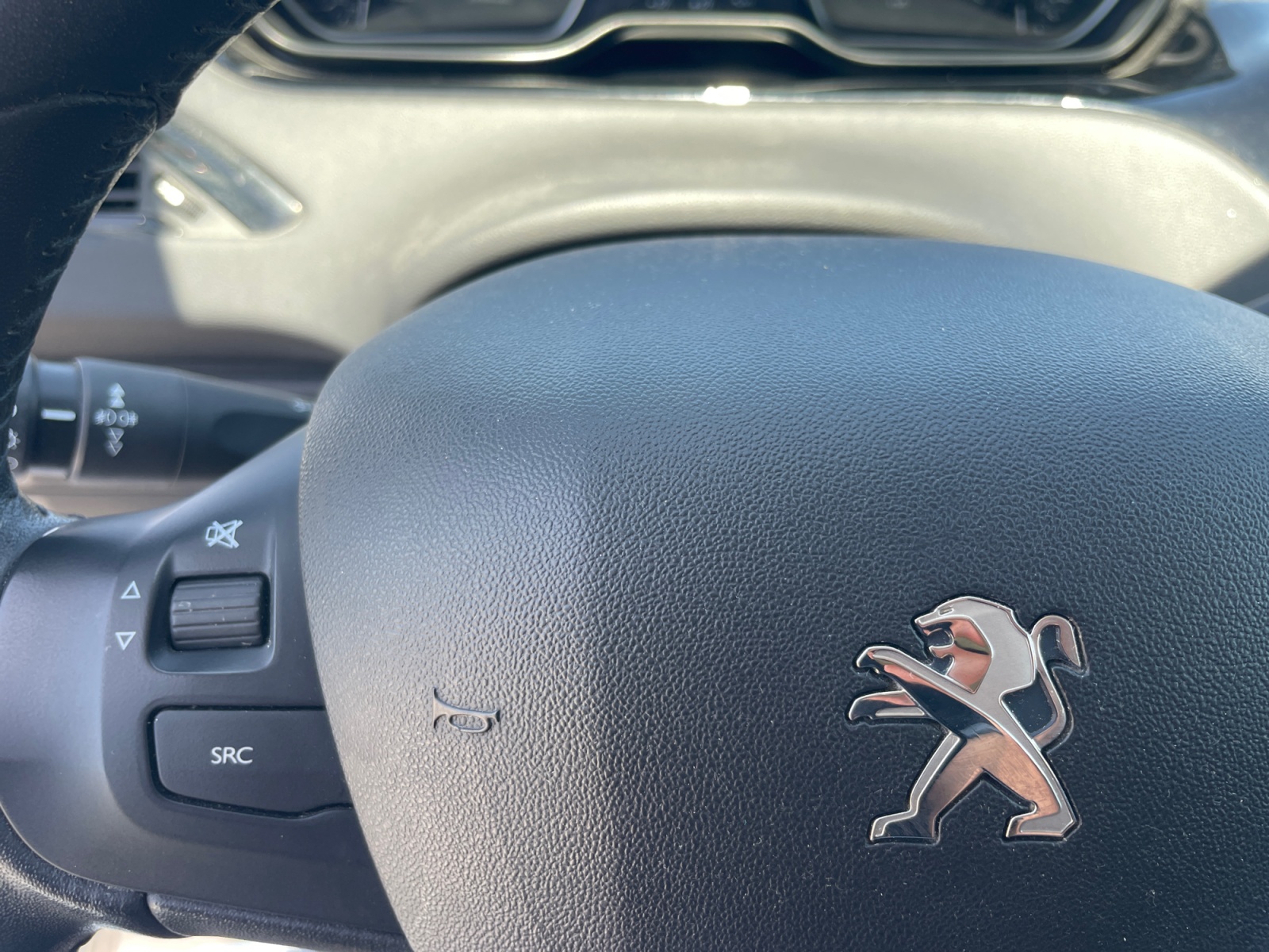 Peugeot 208 18