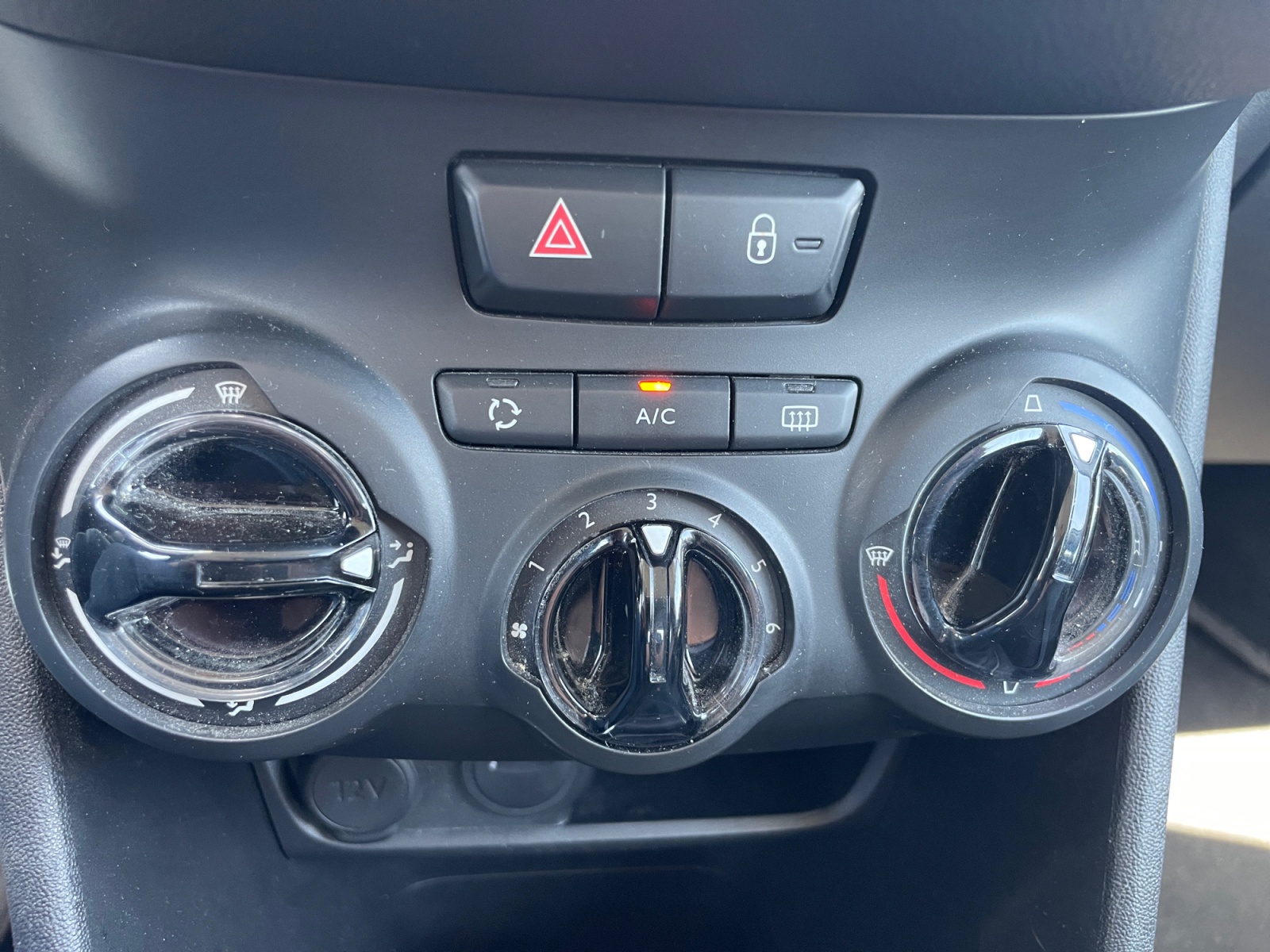 Peugeot 208 22