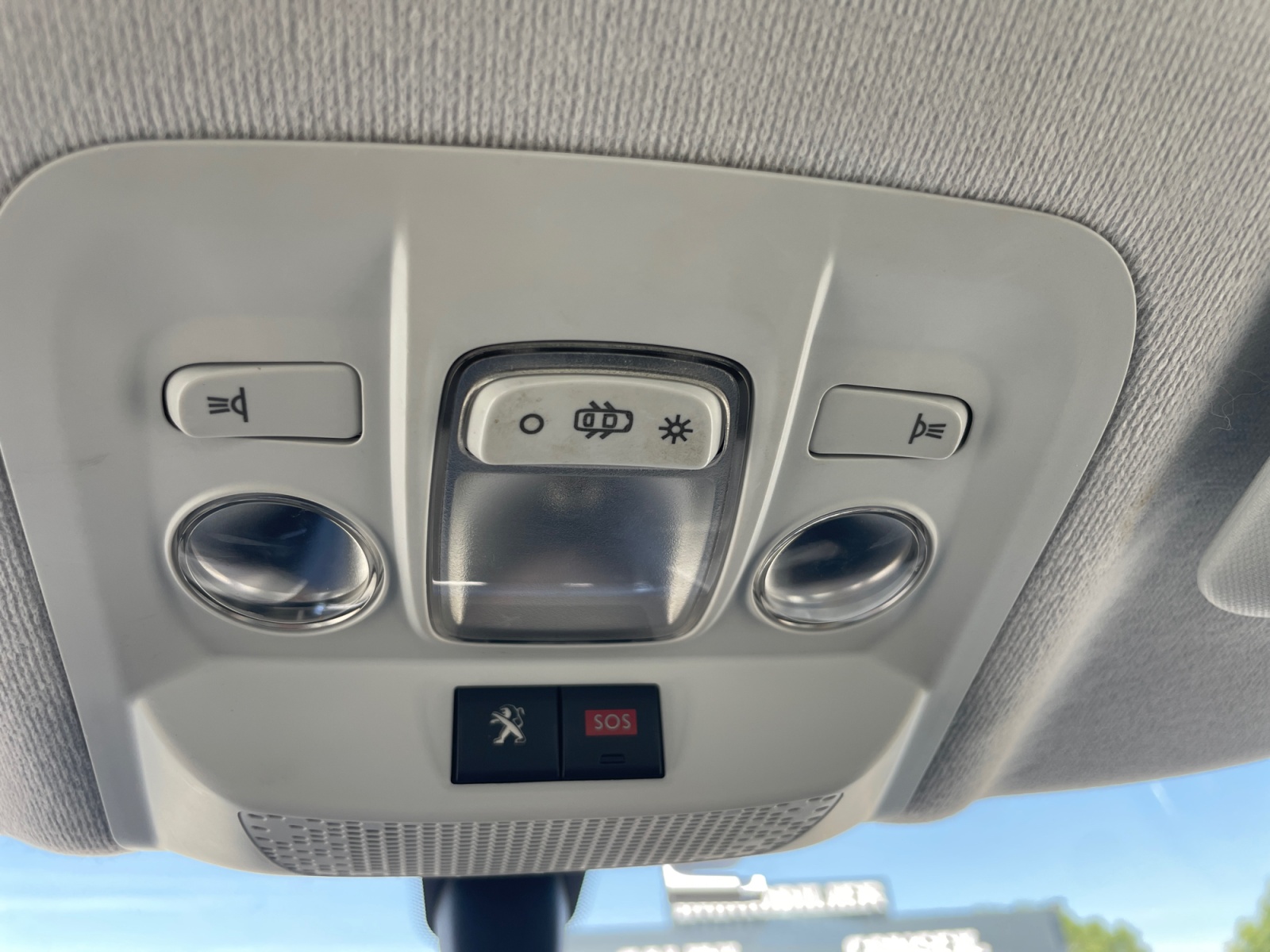 Peugeot 208 24