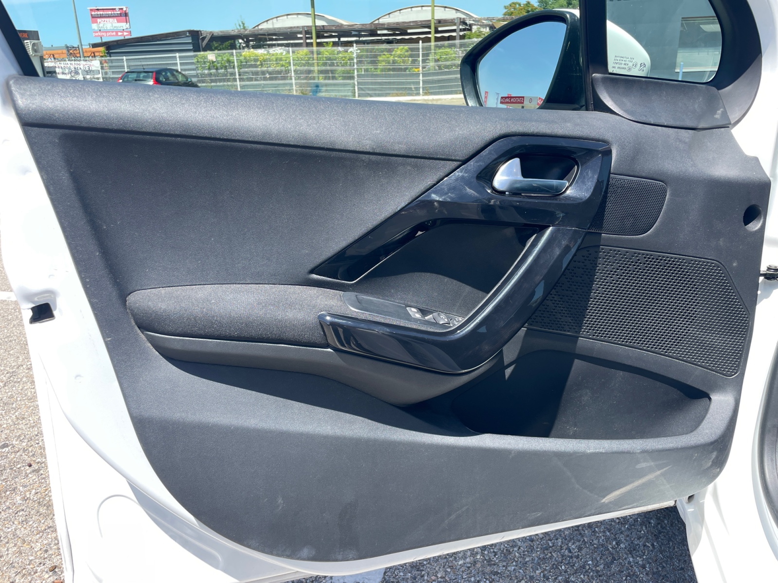Peugeot 208 26