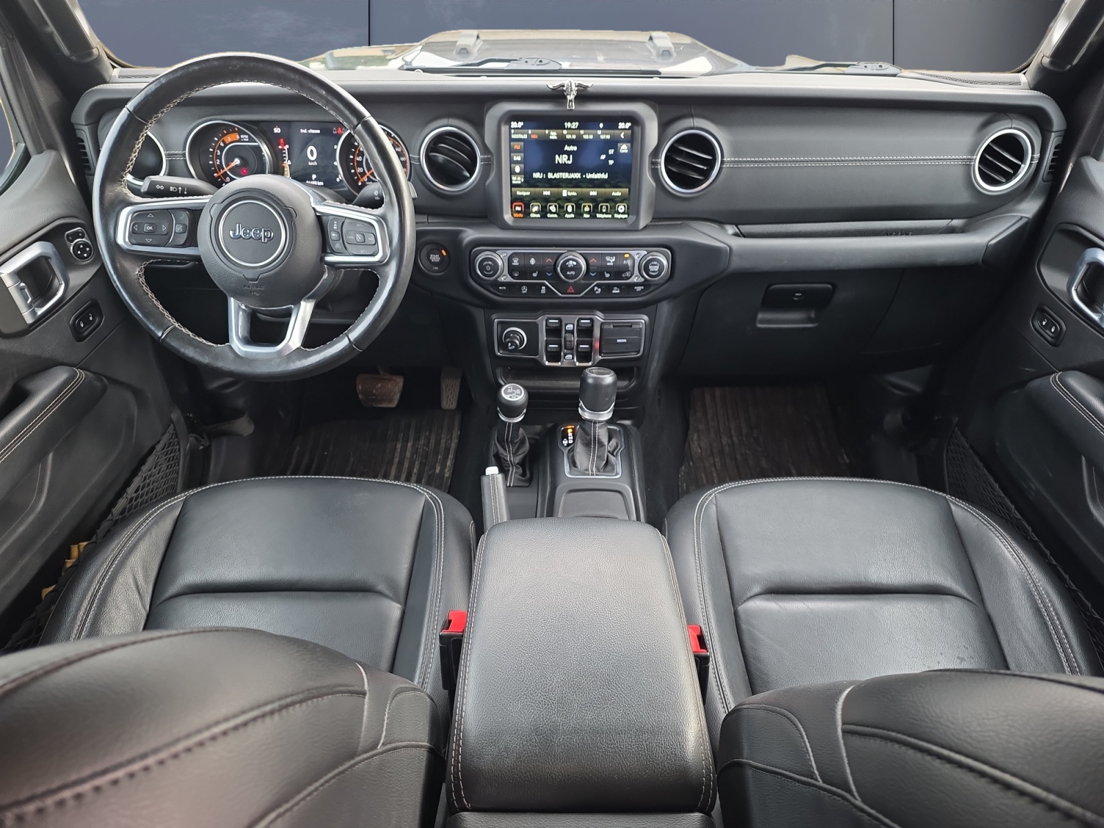 Jeep Gladiator 14
