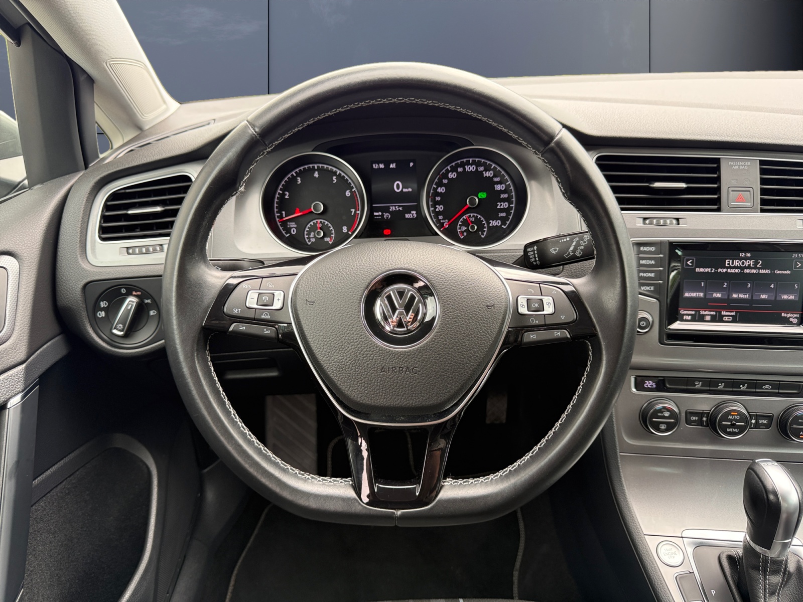 Volkswagen Golf 15