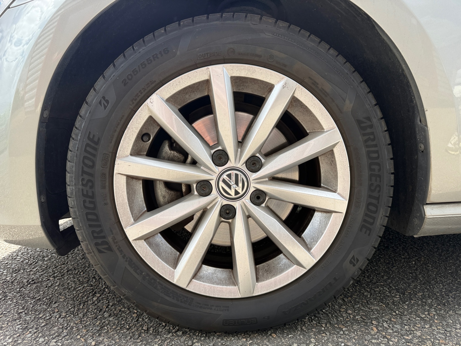 Volkswagen Golf 32