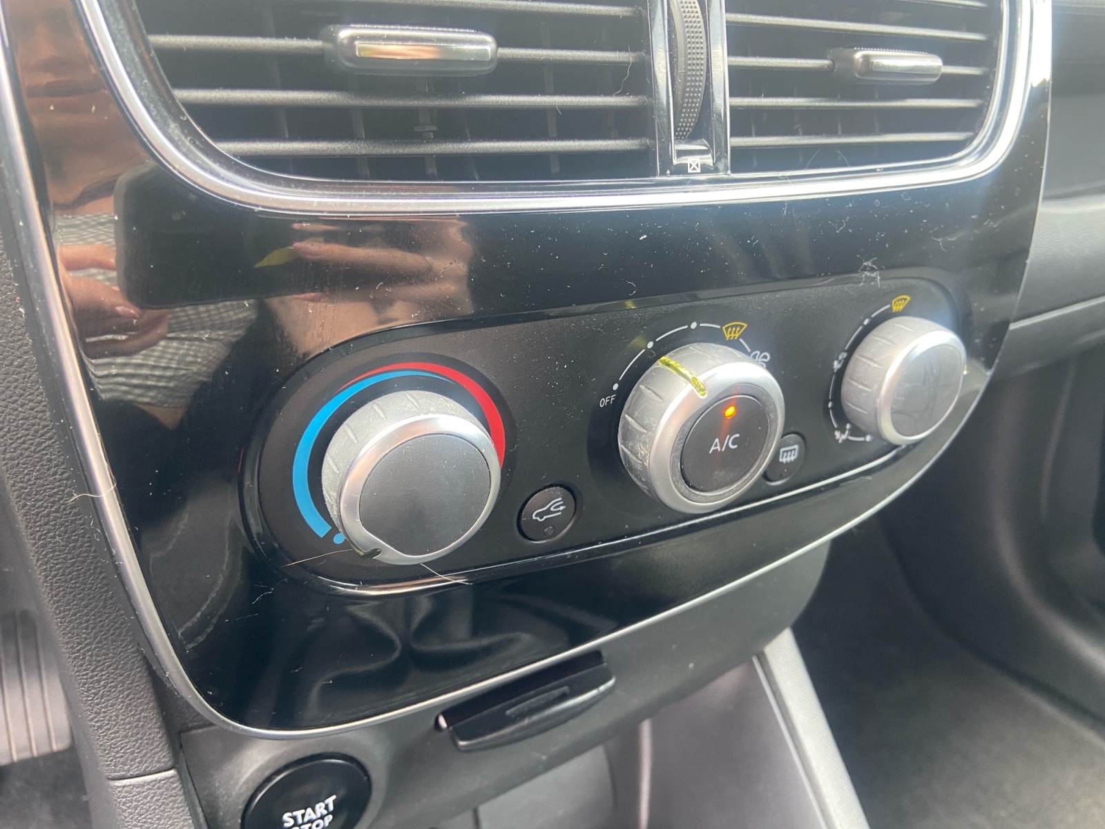 Renault Clio 24