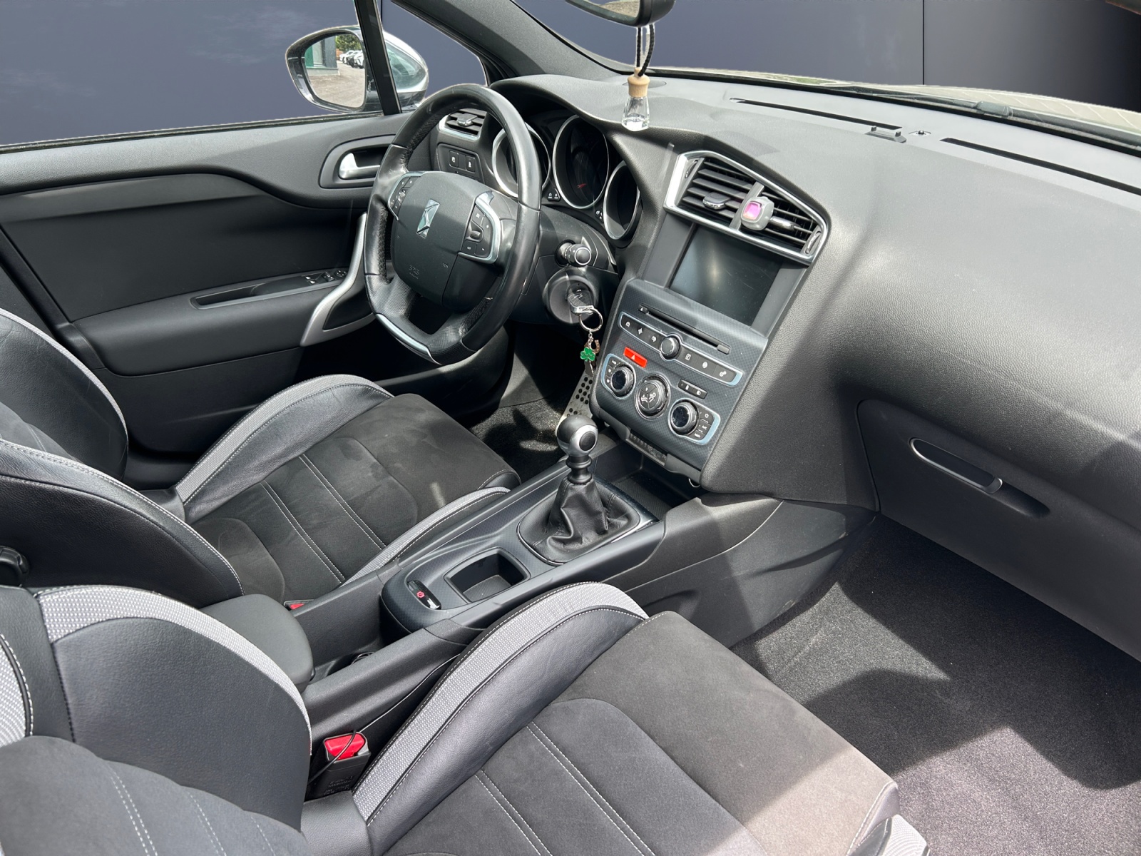 Ds Automobiles Ds 4 12
