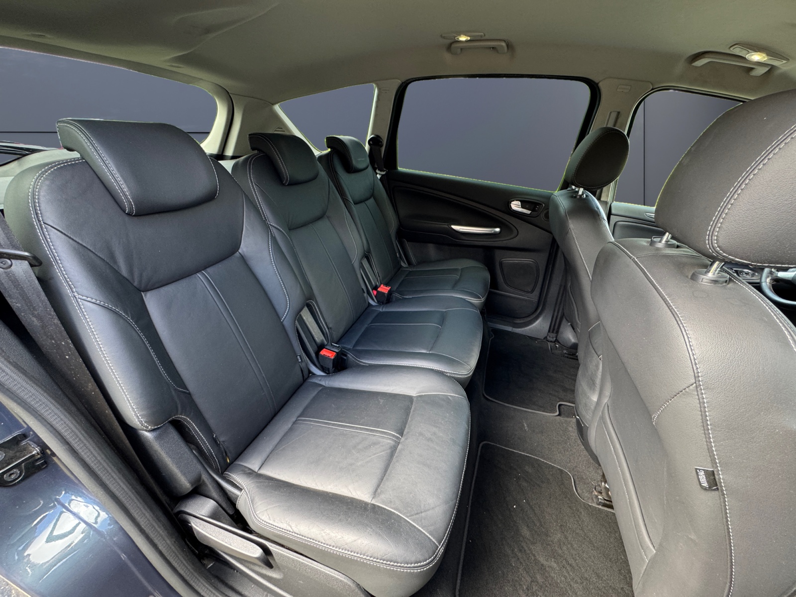 Ford S-Max 11