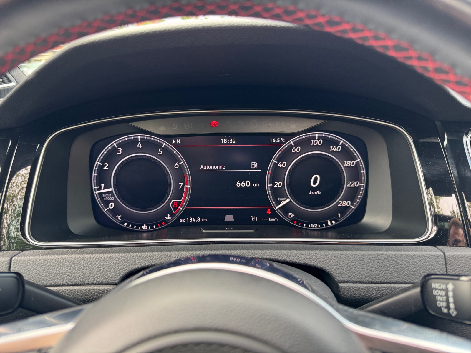 Volkswagen Golf 16
