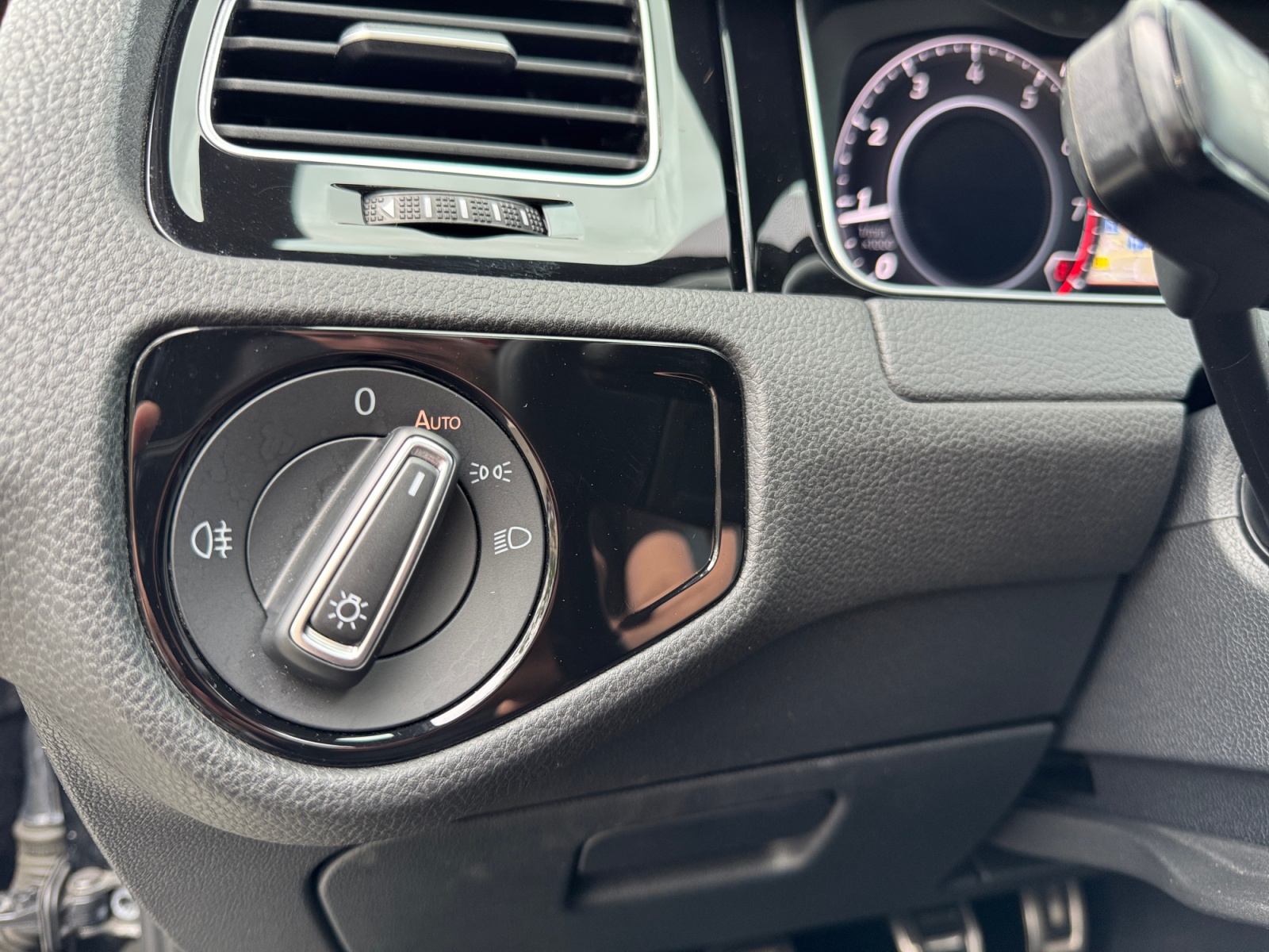 Volkswagen Golf 25