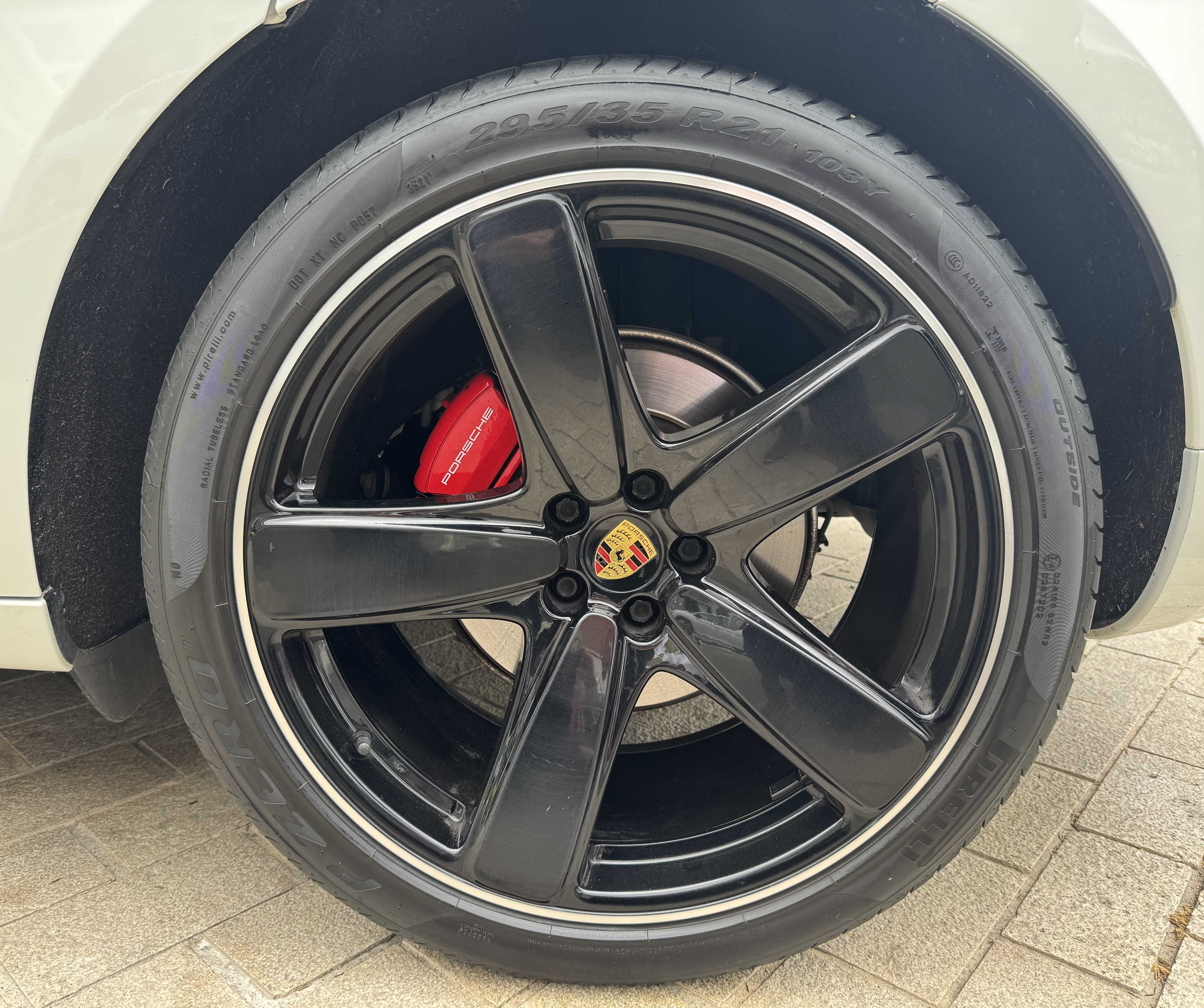 Porsche Macan 38
